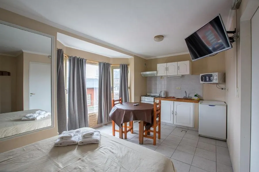 Dining area, Bed in Antu Mahuida Apartments