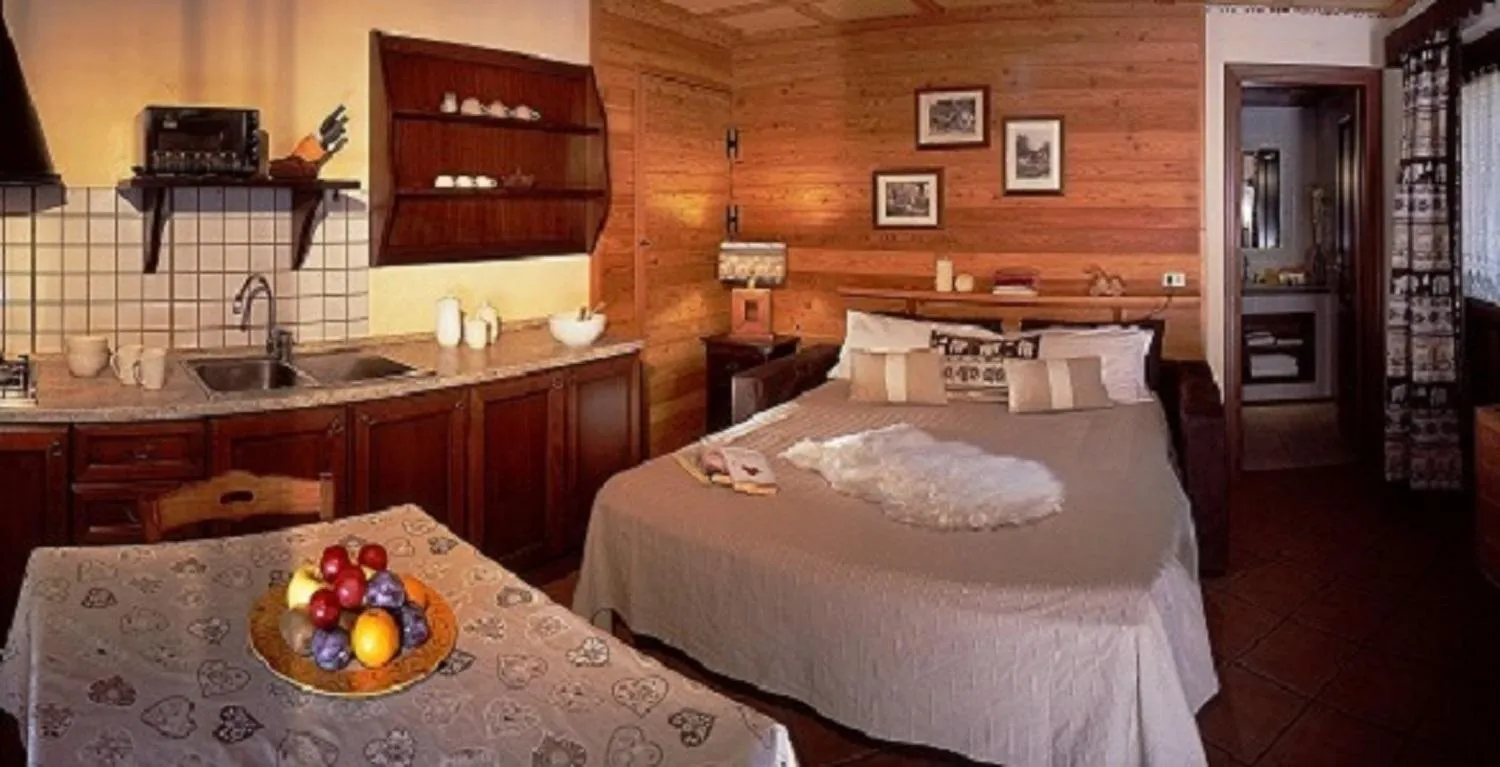 Kitchen or kitchenette, Bed in Residence Foyer D'Antan