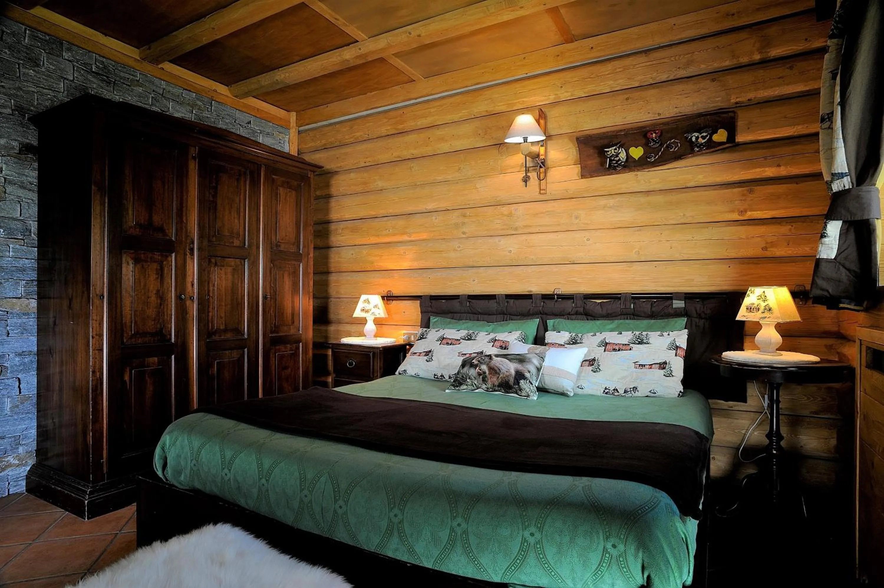 Bedroom, Bed in Residence Foyer D'Antan