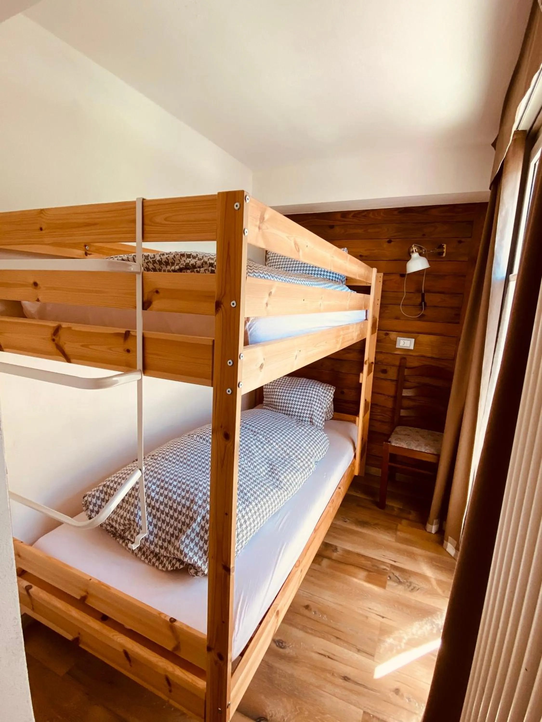 bunk bed, Bed in Mountain Lodge Sedrun