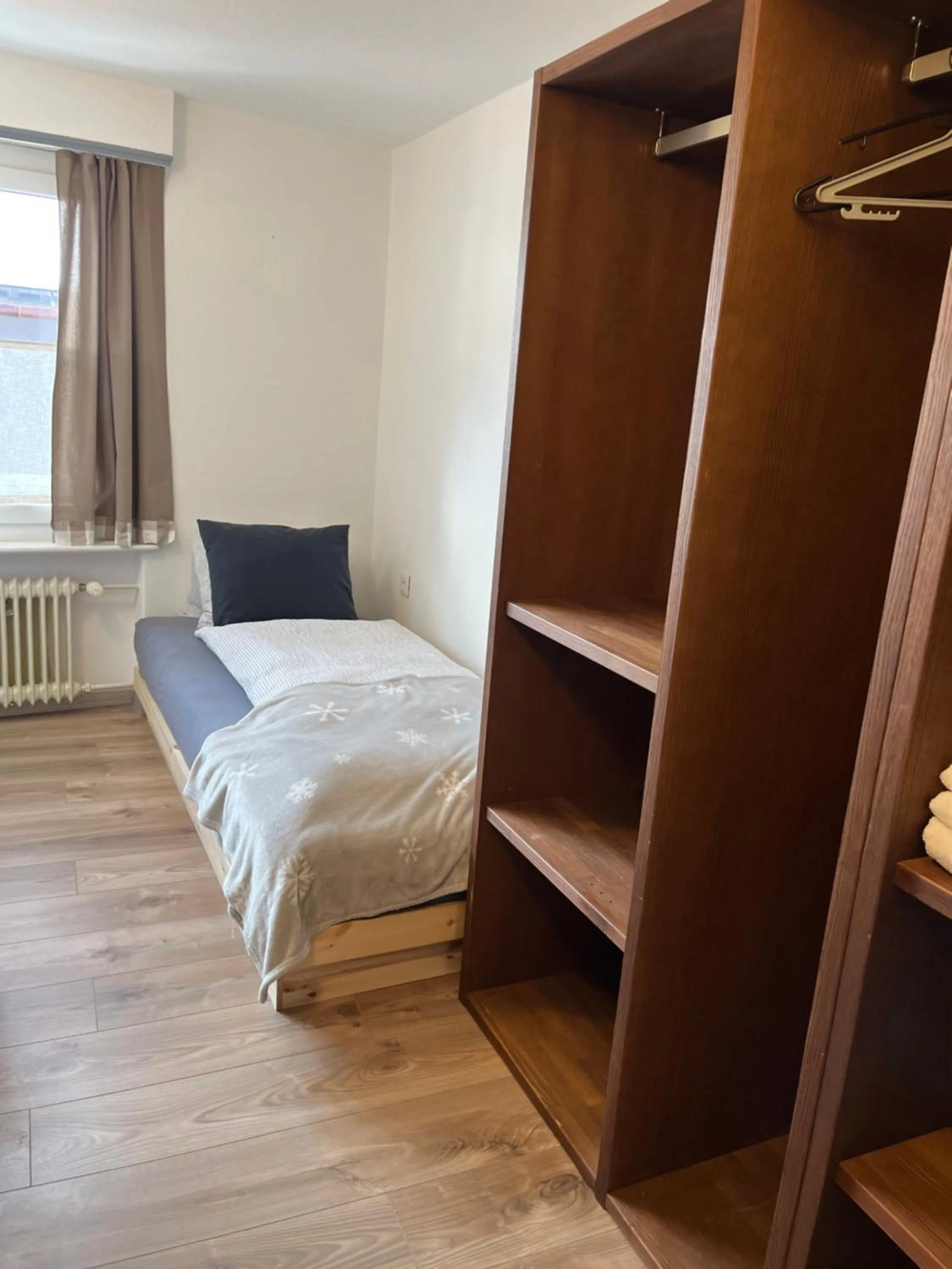 Bedroom, Bed in Mountain Lodge Sedrun