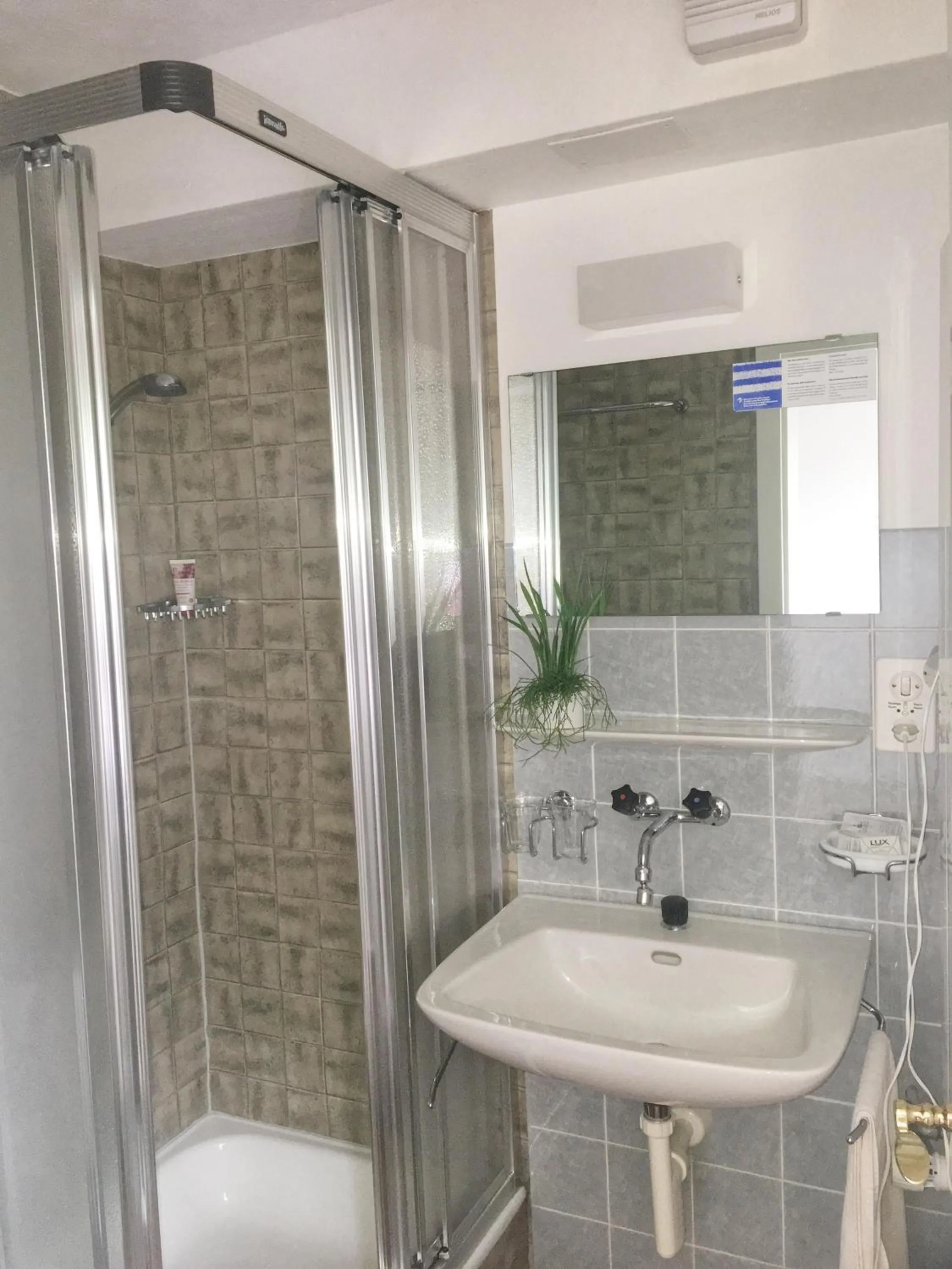 Shower in Mountain Lodge Sedrun