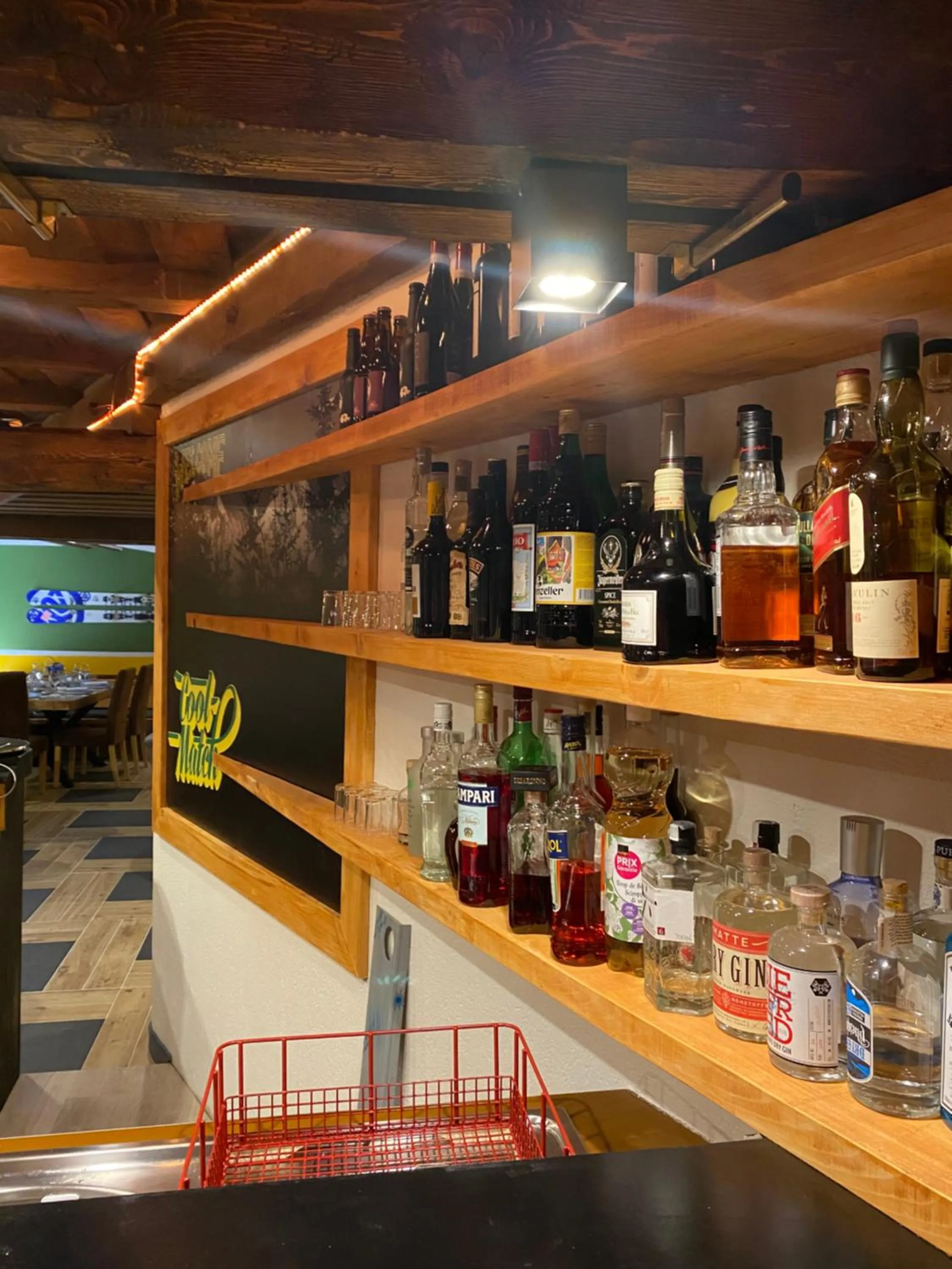 Lounge or bar in Mountain Lodge Sedrun