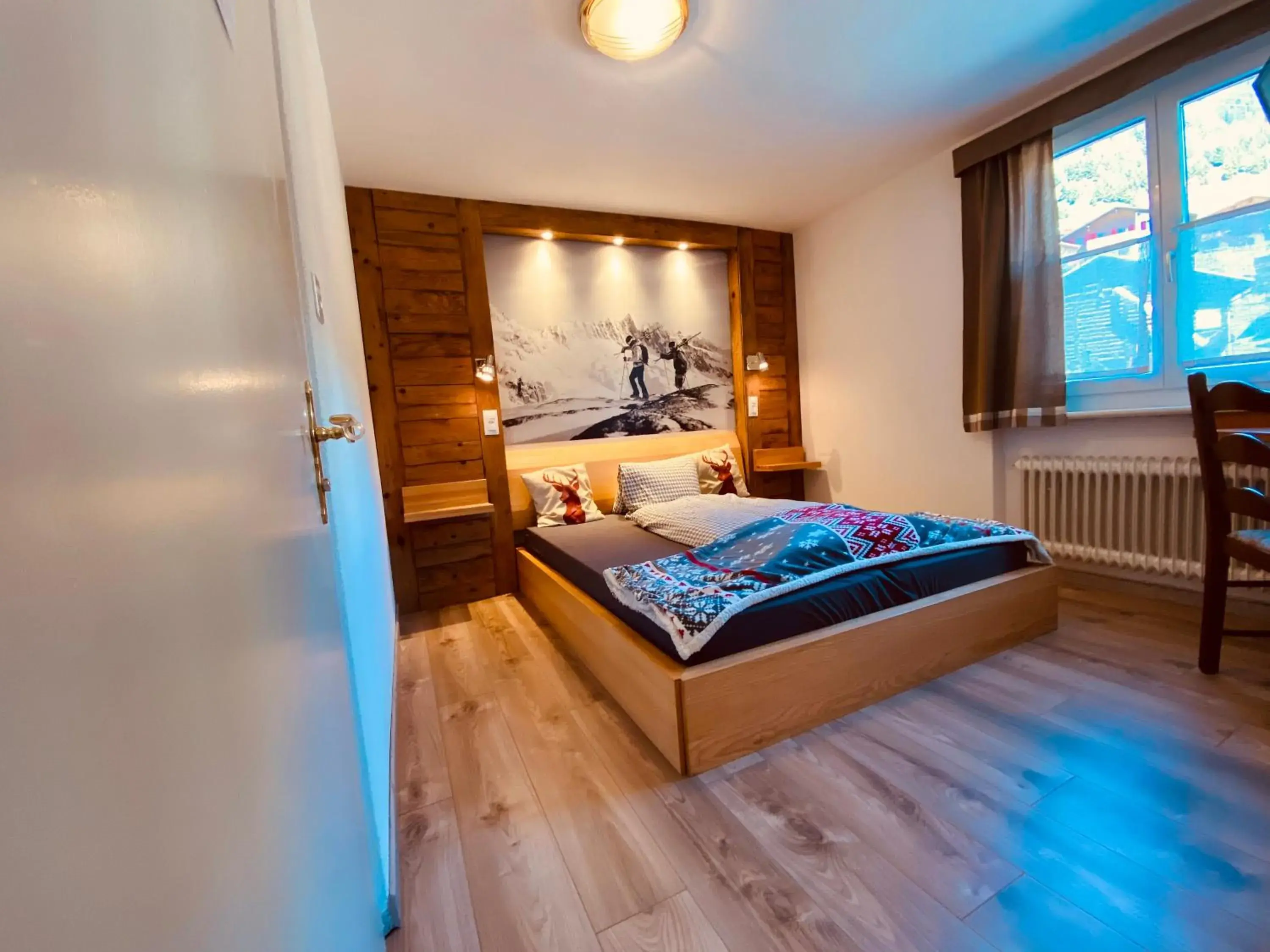 Small Double Room in Mountain Lodge Sedrun Small Double Room in Mountain Lodge Sedrun