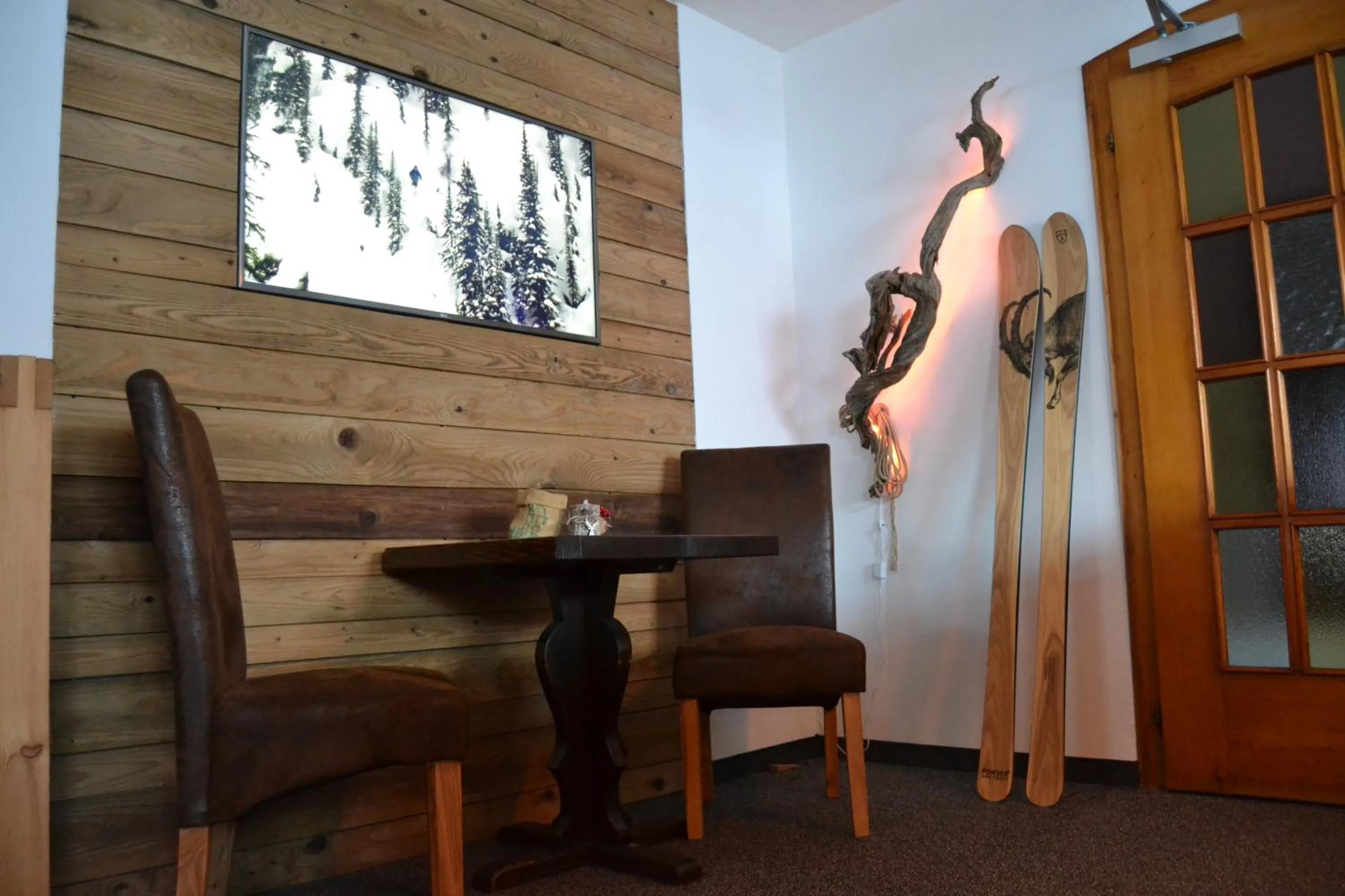 Lobby or reception in Mountain Lodge Sedrun