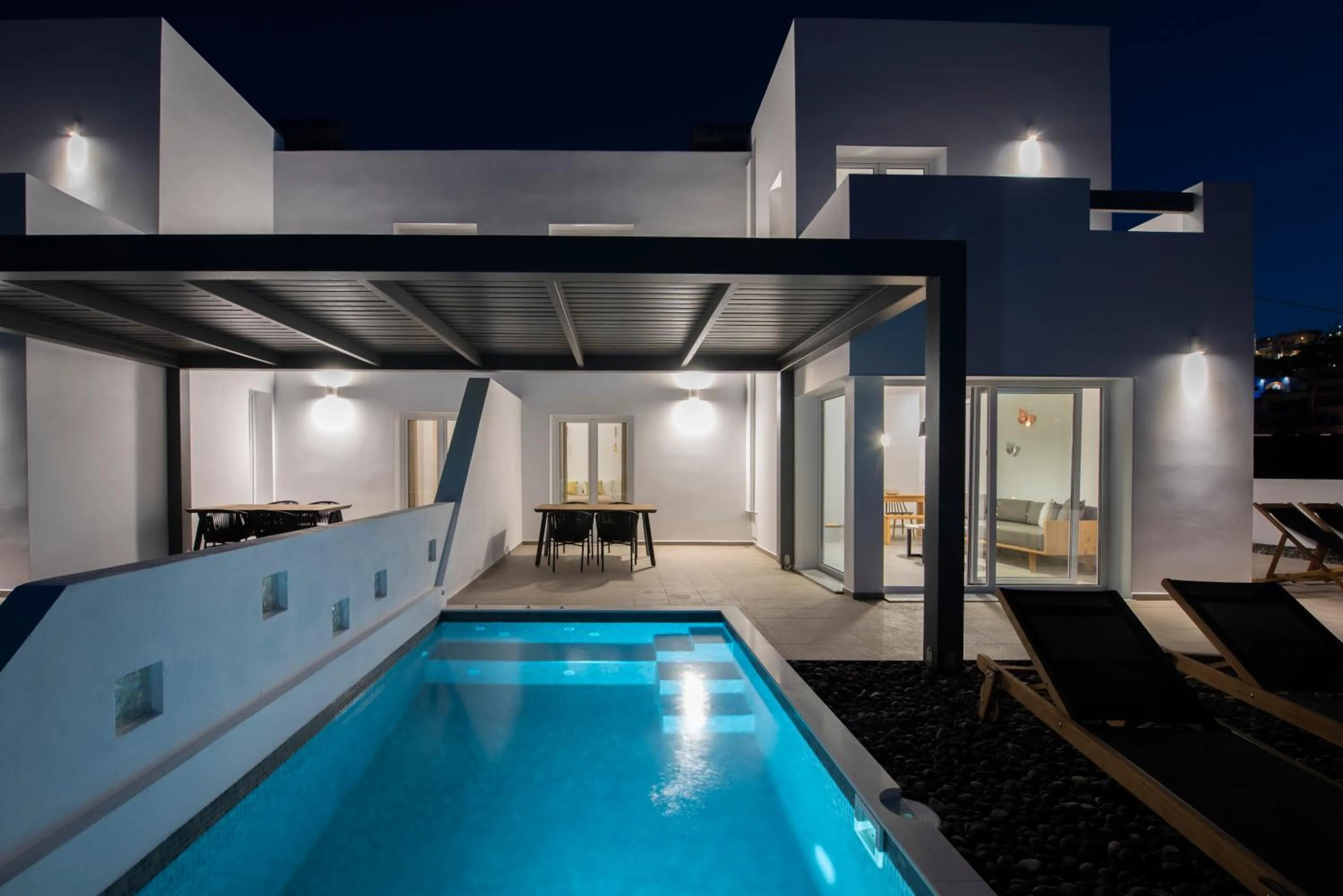 Facade/entrance in Valery Suites