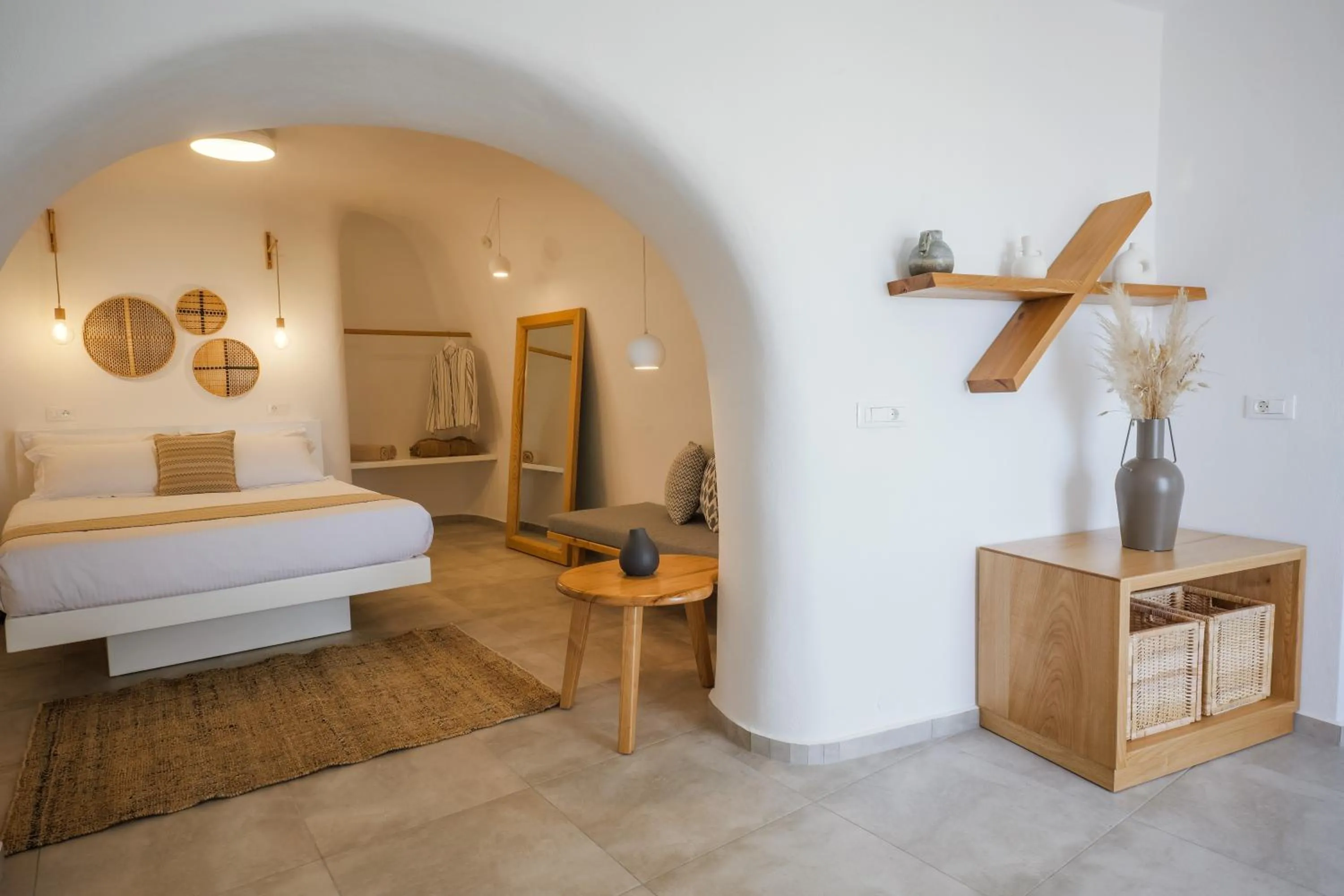 Living room, Bed in Valery Suites