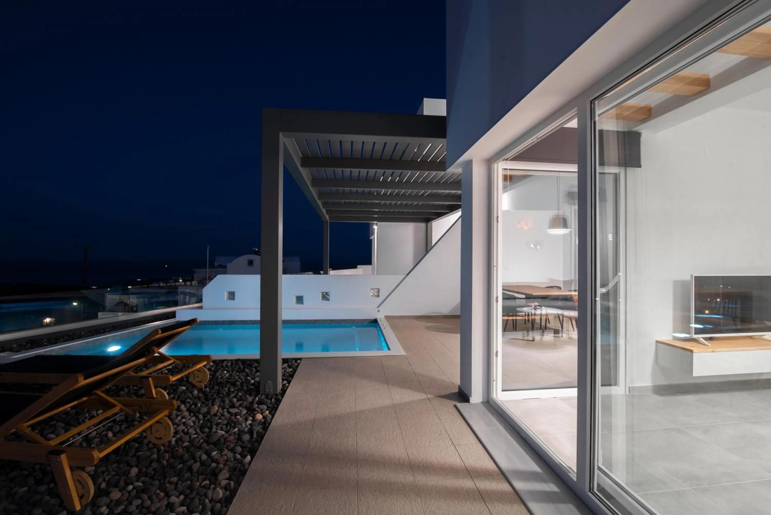 Night in Valery Suites