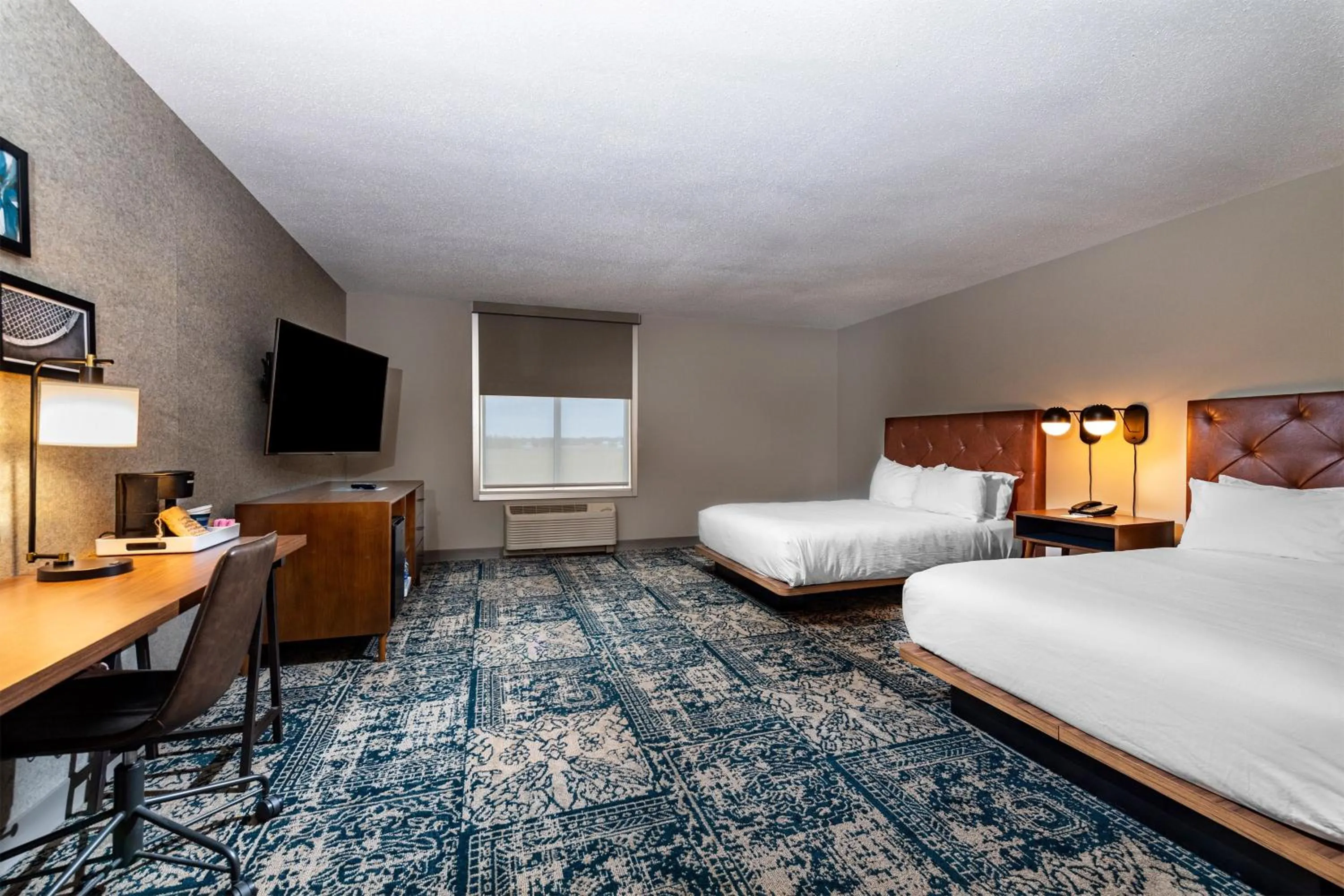Photo of the whole room, Bed in Radisson Hotel Fairview Heights - St Louis