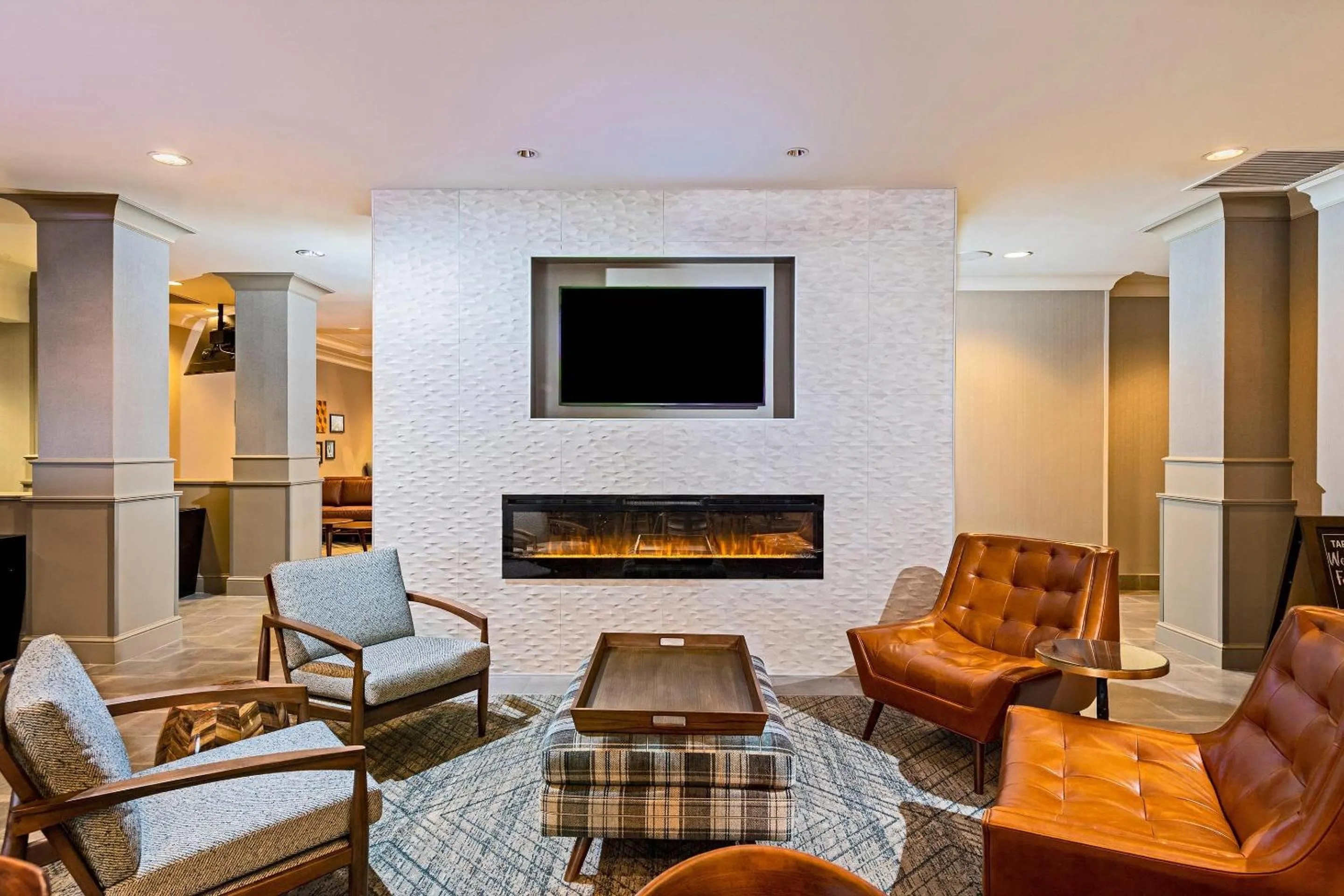 Lobby or reception in Radisson Hotel Fairview Heights - St Louis