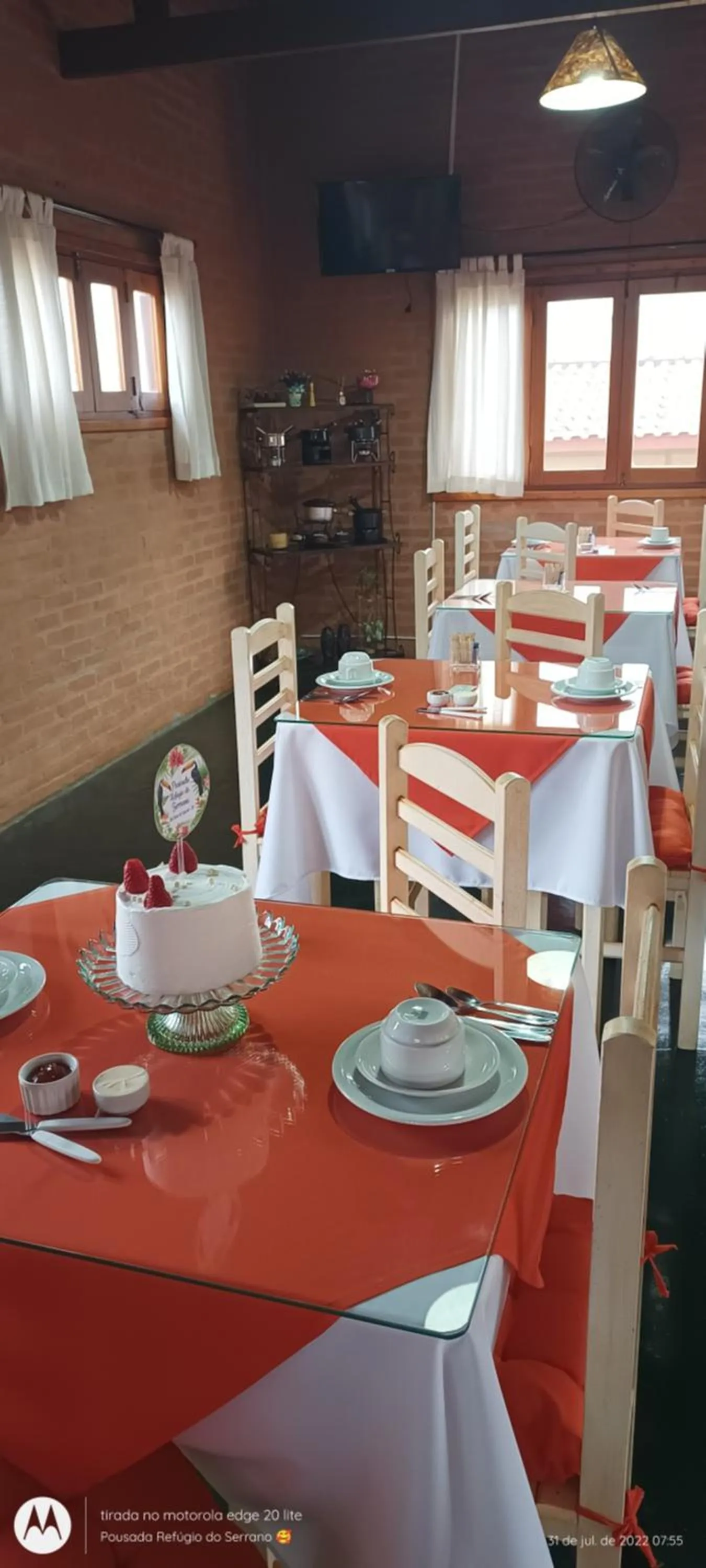 Restaurant/places to eat in Pousada Refugio do Serrano