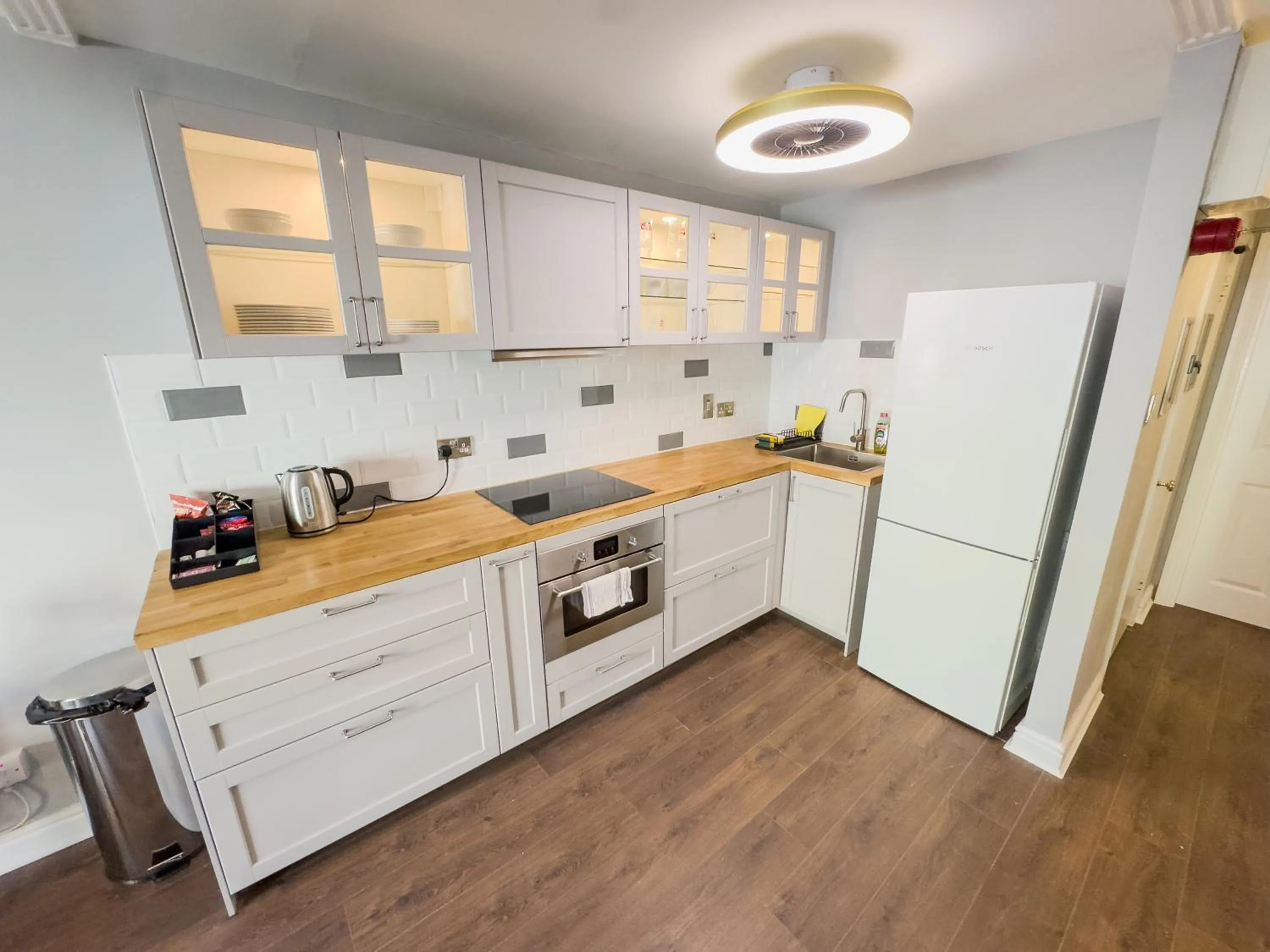 Coffee/tea facilities in Molloys Apartments