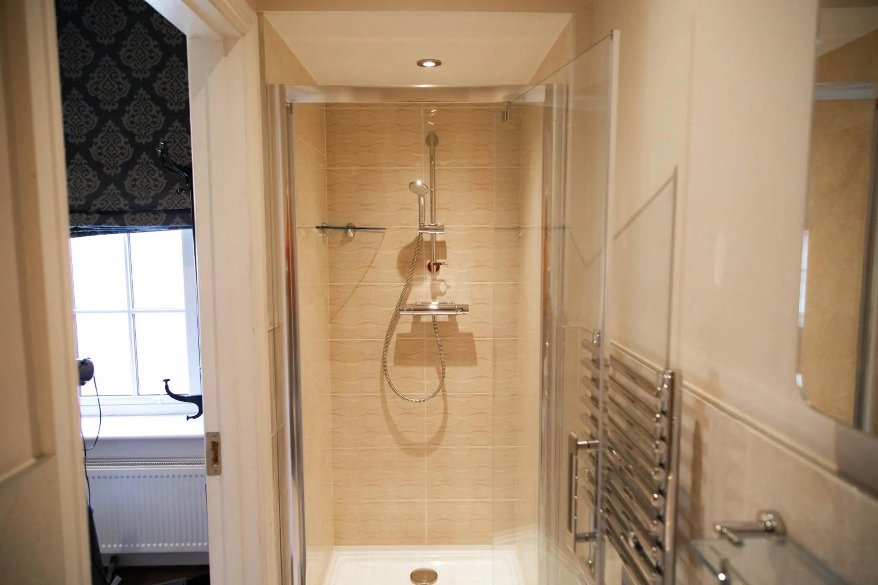 Shower in Molloys Apartments