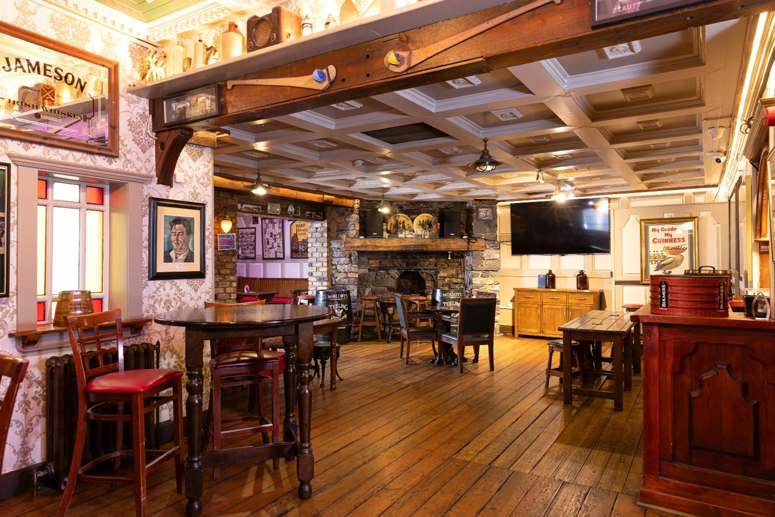 TV and multimedia in Molloys Apartments