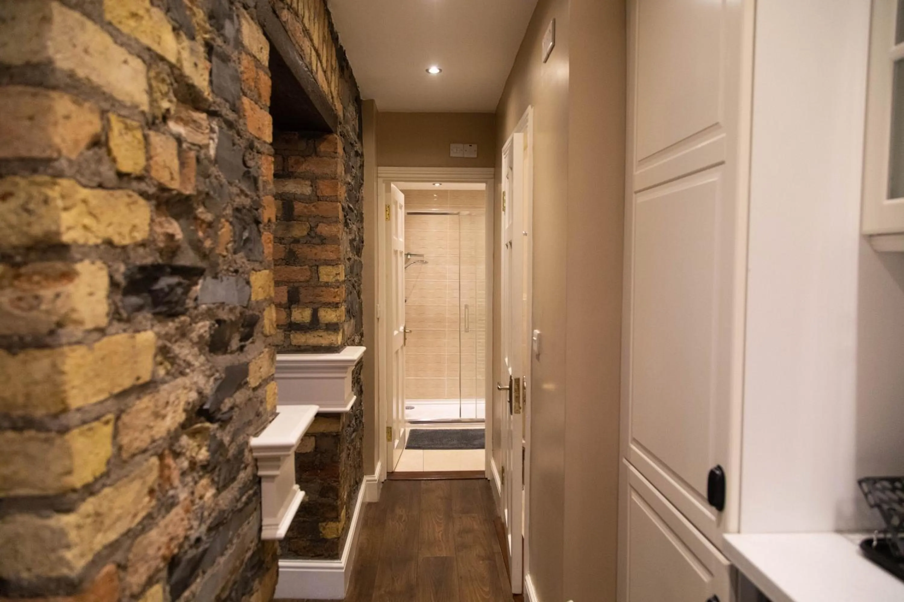 Shower in Molloys Apartments