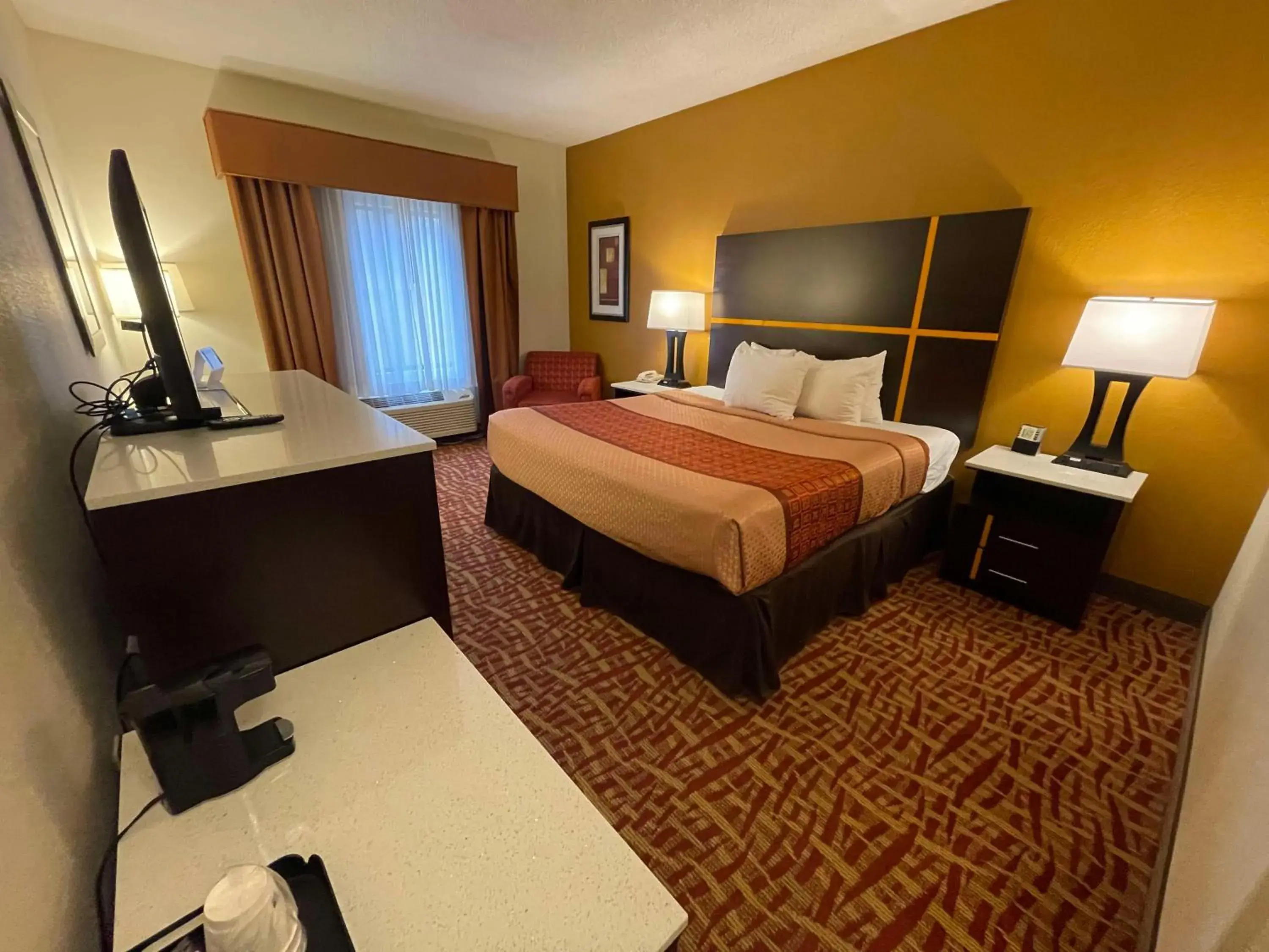 King Room with Bath Tub - Disability Access/Non-Smoking in Best Western Aspen Hotel King Room with Bath Tub - Disability Access/Non-Smoking in Best Western Aspen Hotel