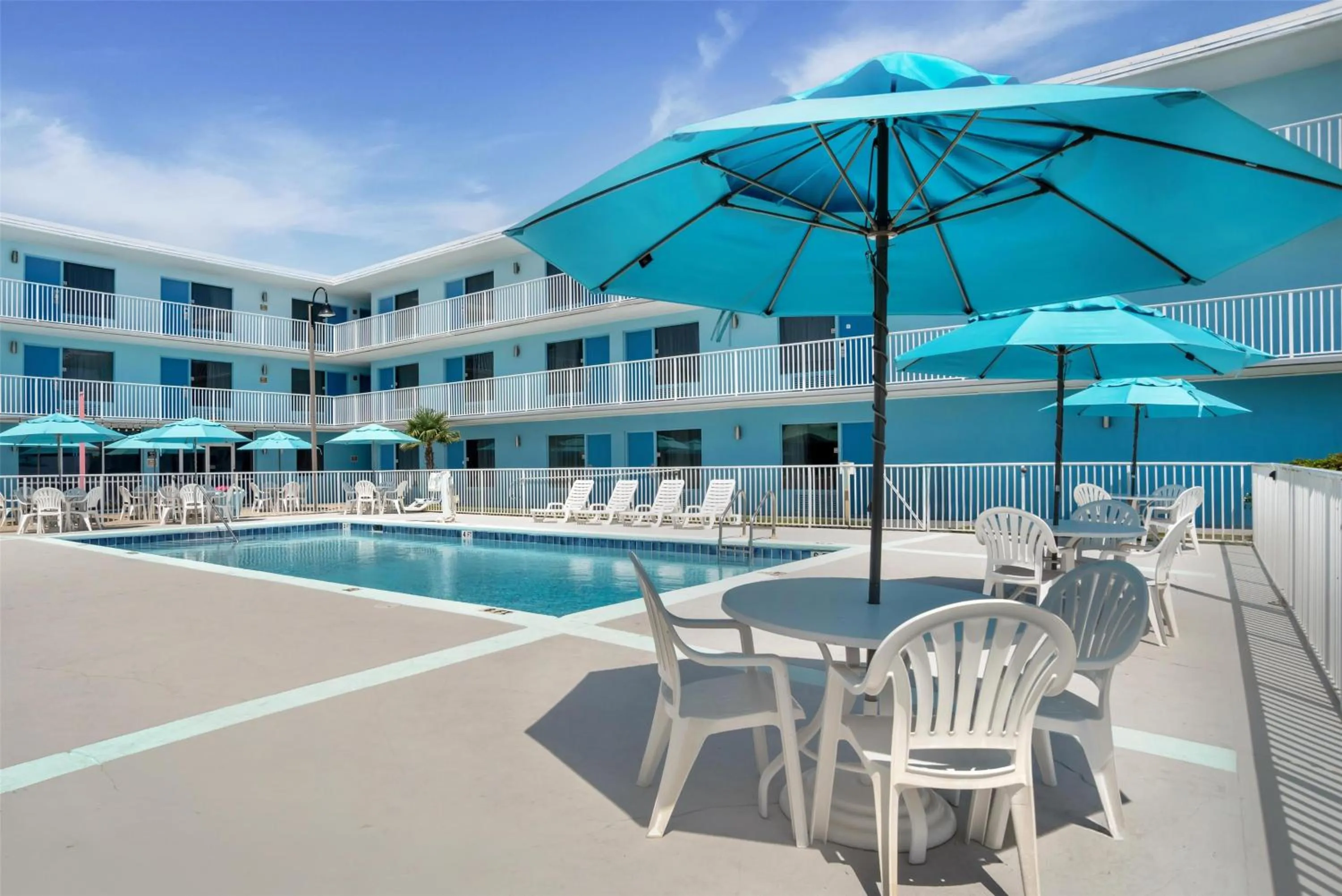 Pool view in Best Western Navarre Waterfront