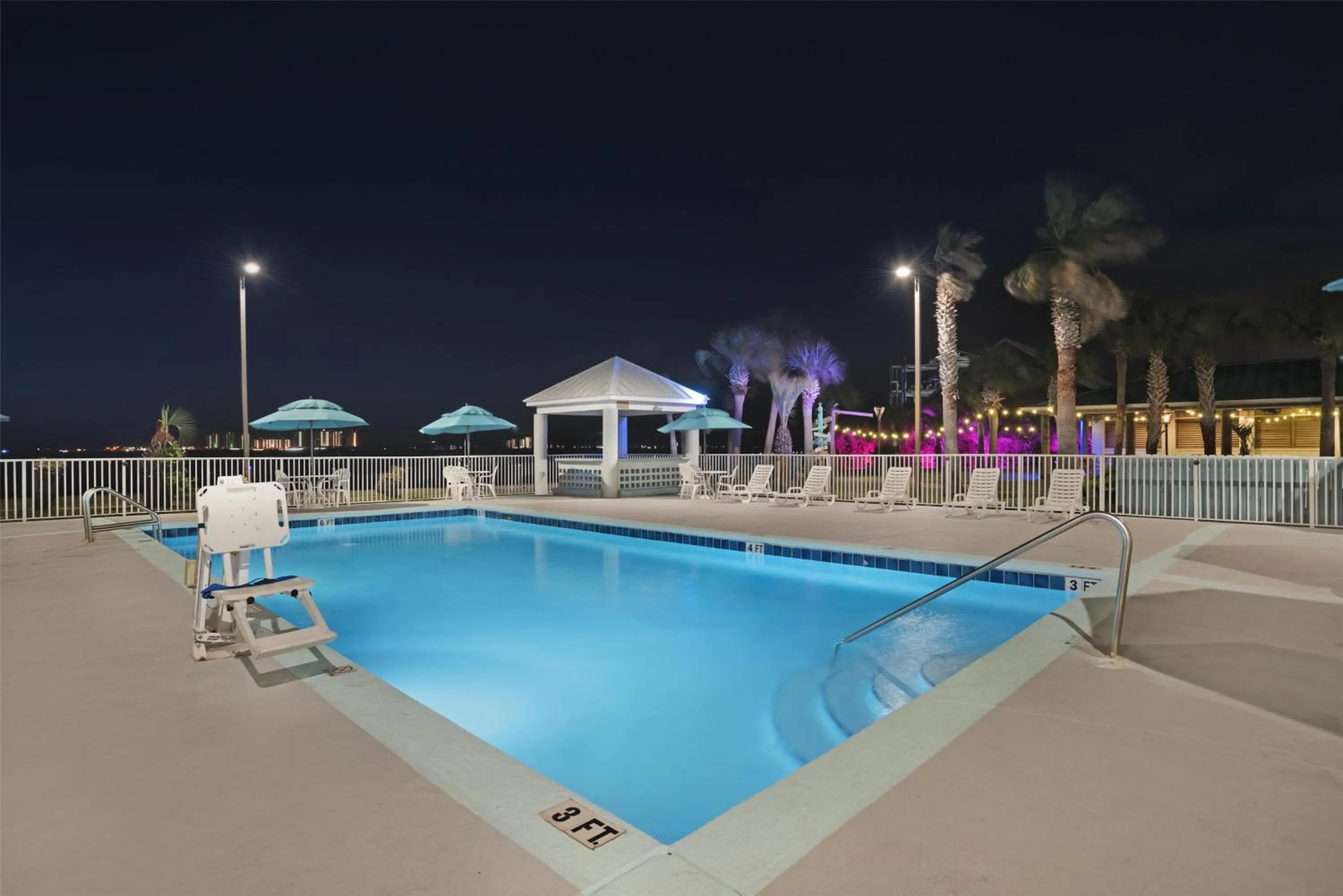 Pool view in Best Western Navarre Waterfront