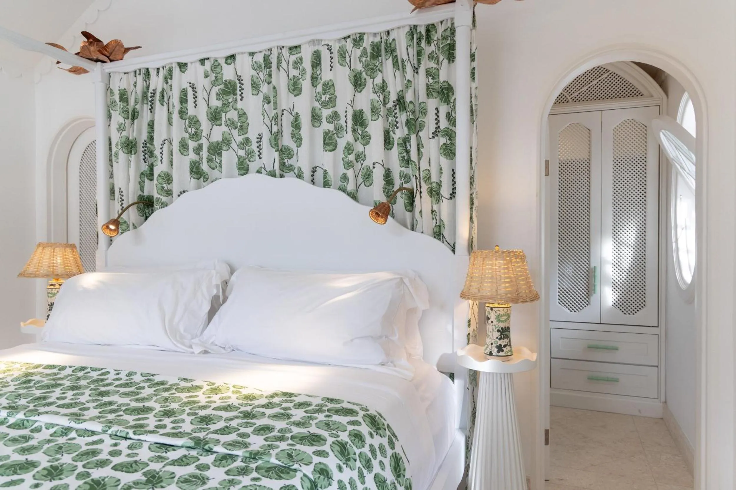 Bed in Cobblers Cove - Barbados