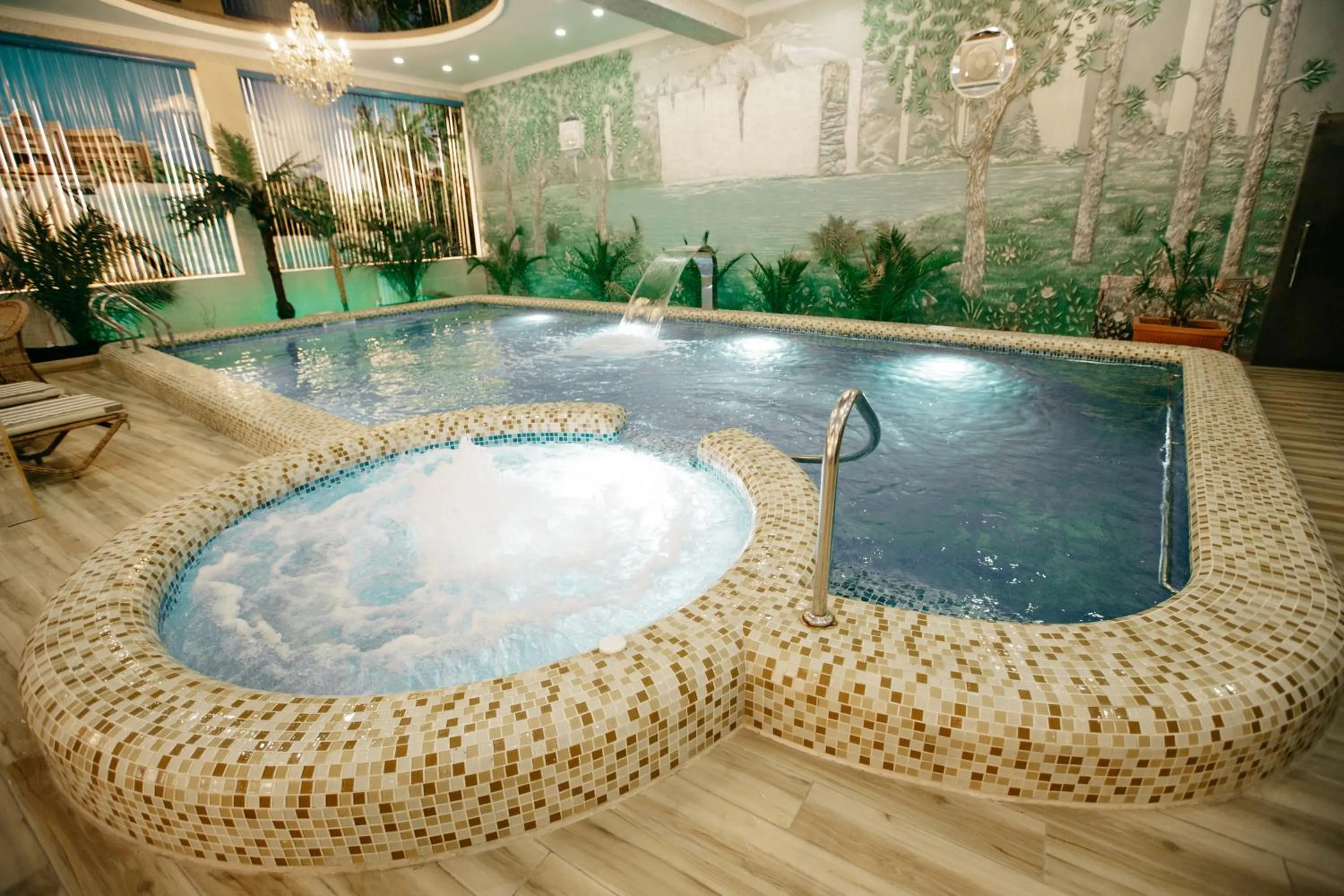 Swimming pool in Hotel KARAVAN