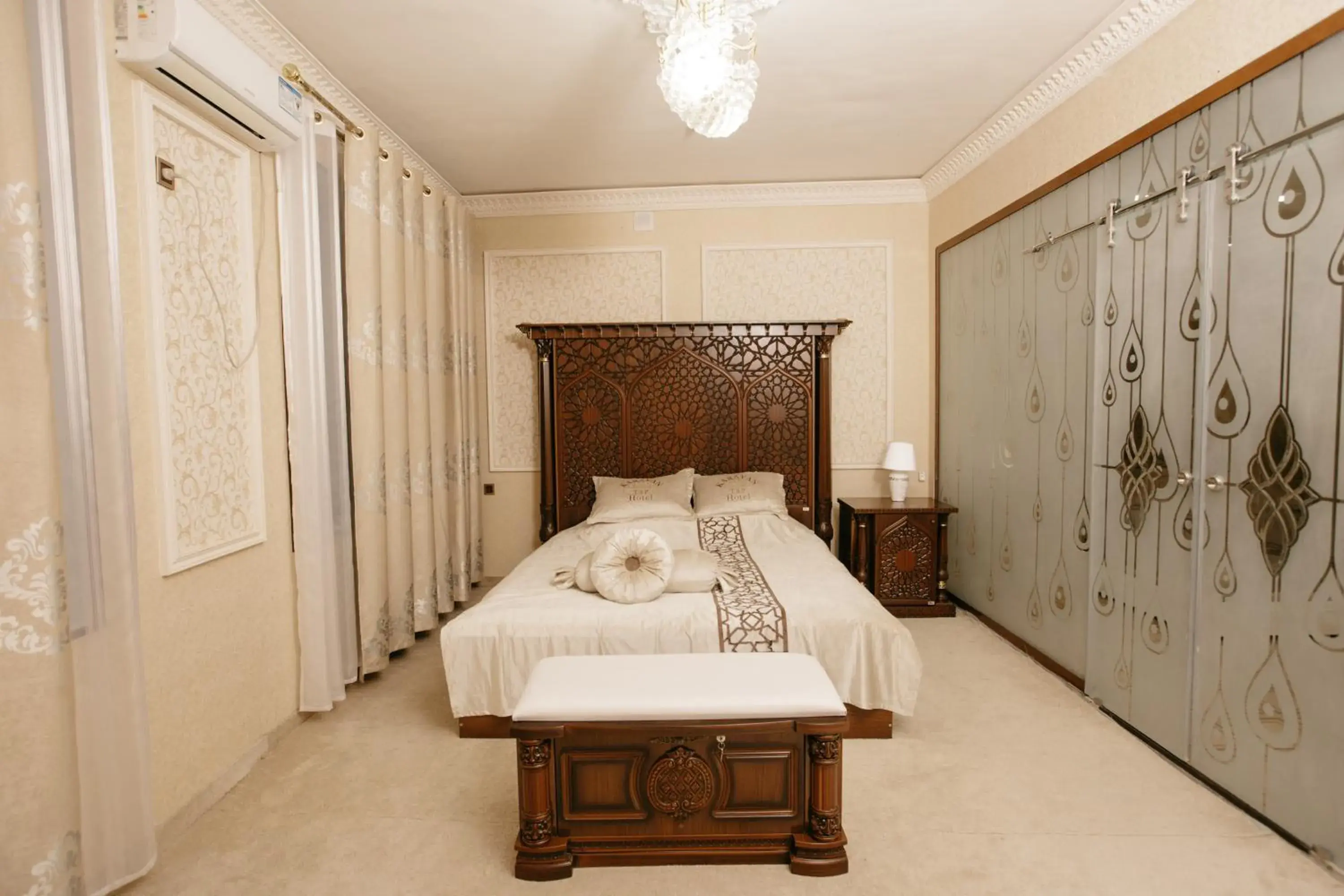 Family Suite in Hotel KARAVAN Family Suite in Hotel KARAVAN