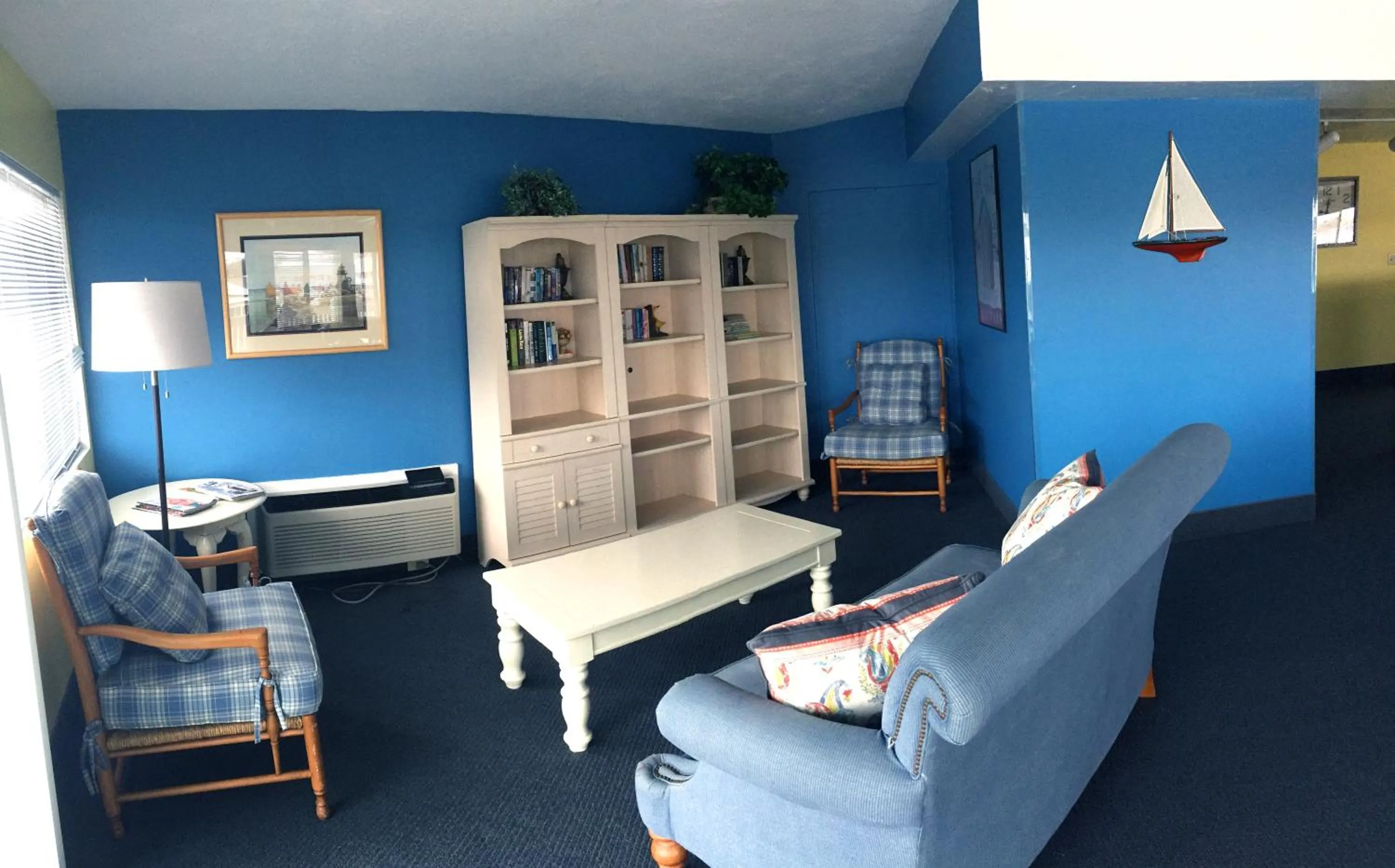 Communal lounge/ TV room in Riverview Resort