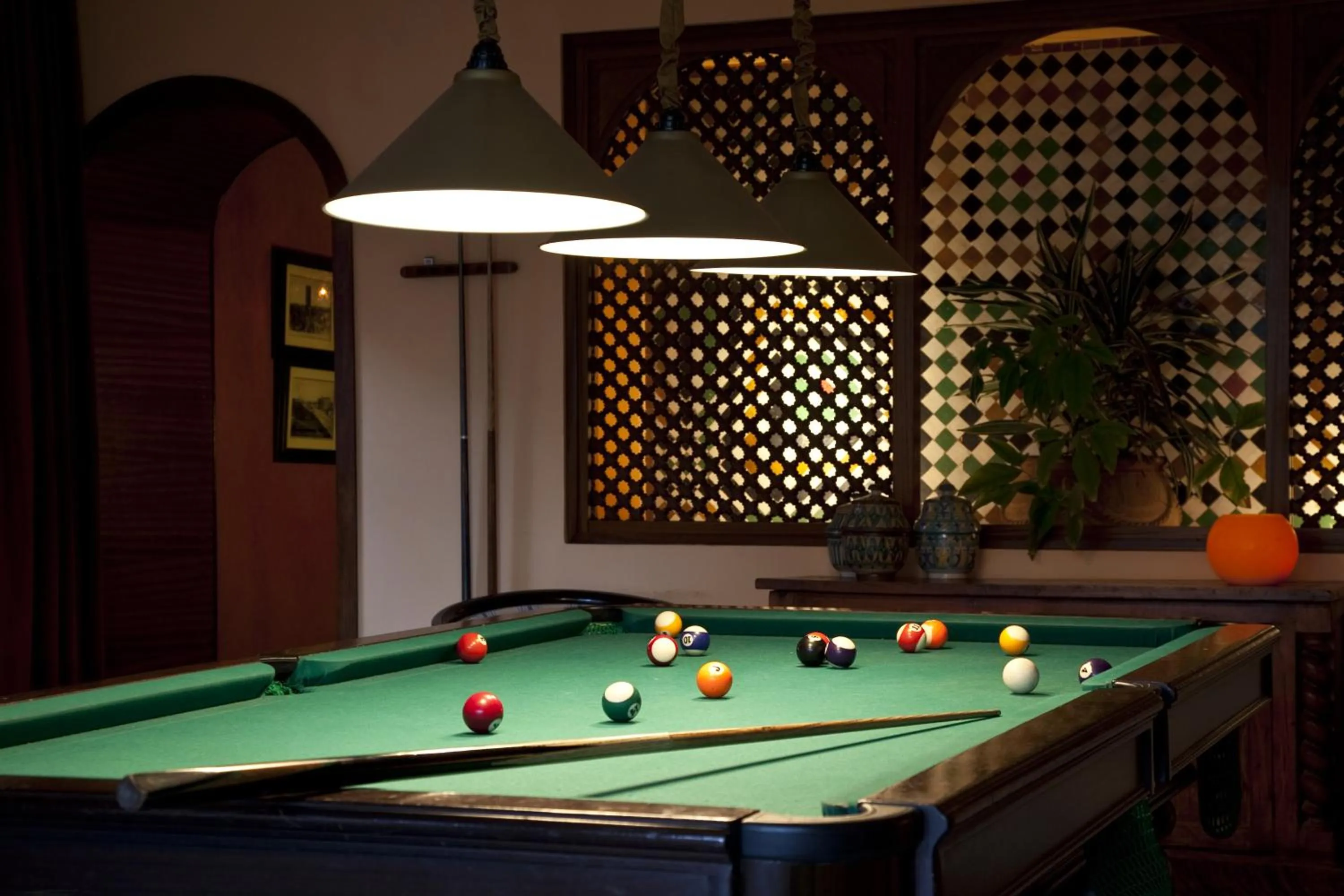 Billiard in La Villa Mandarine