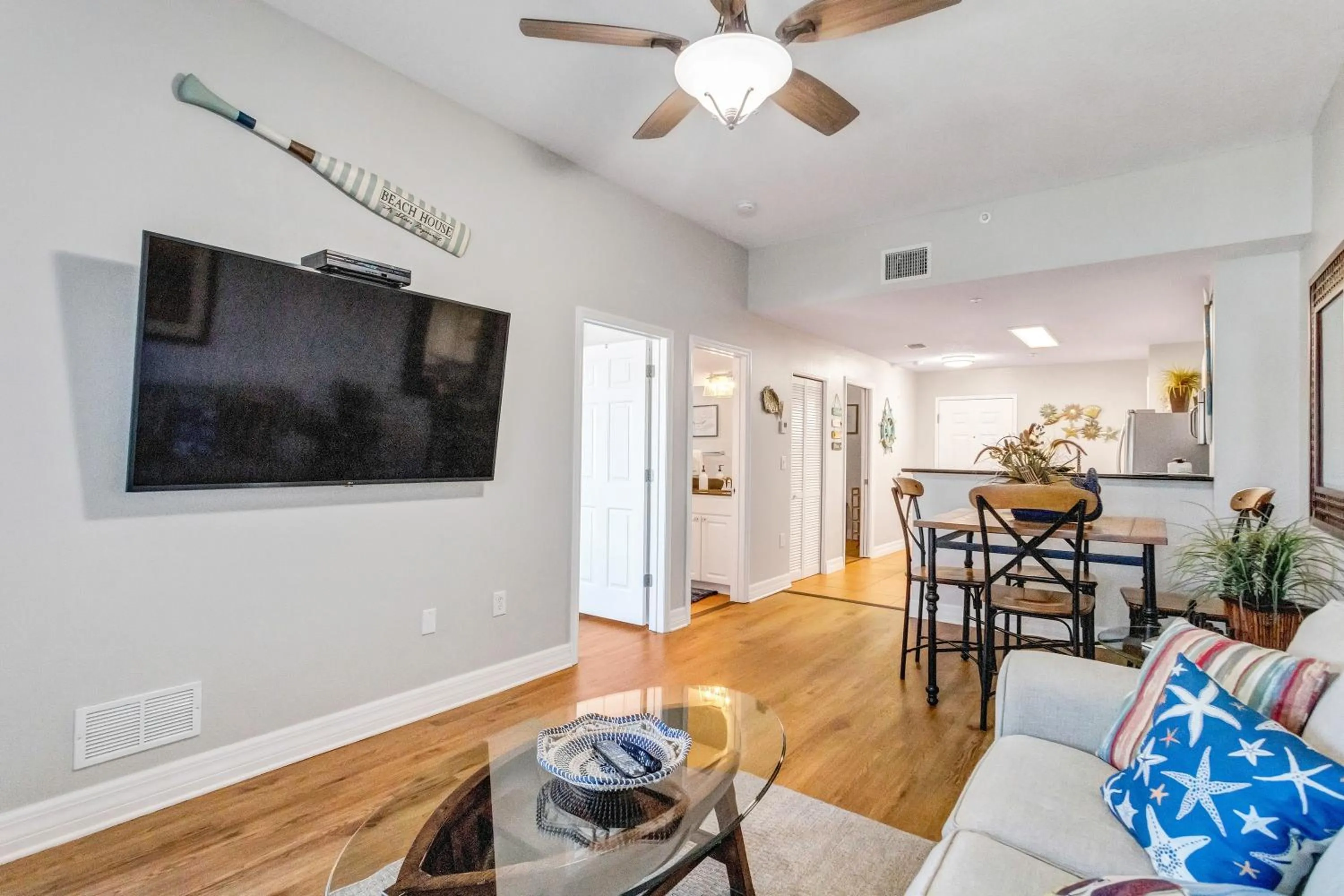 Living room in Madeira Bay Resort II by Travel Resort Services
