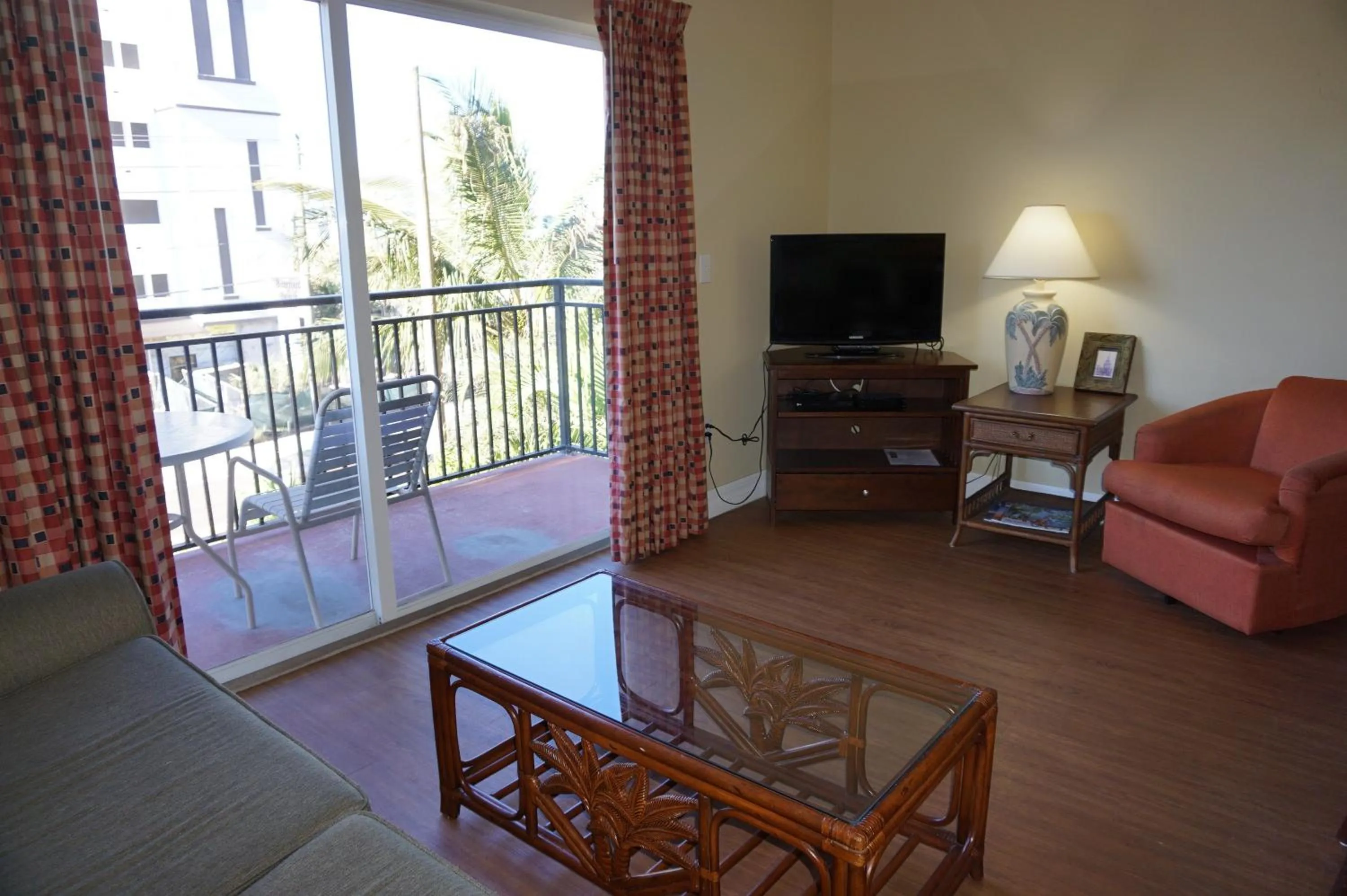 Living room in Madeira Bay Resort II by Travel Resort Services