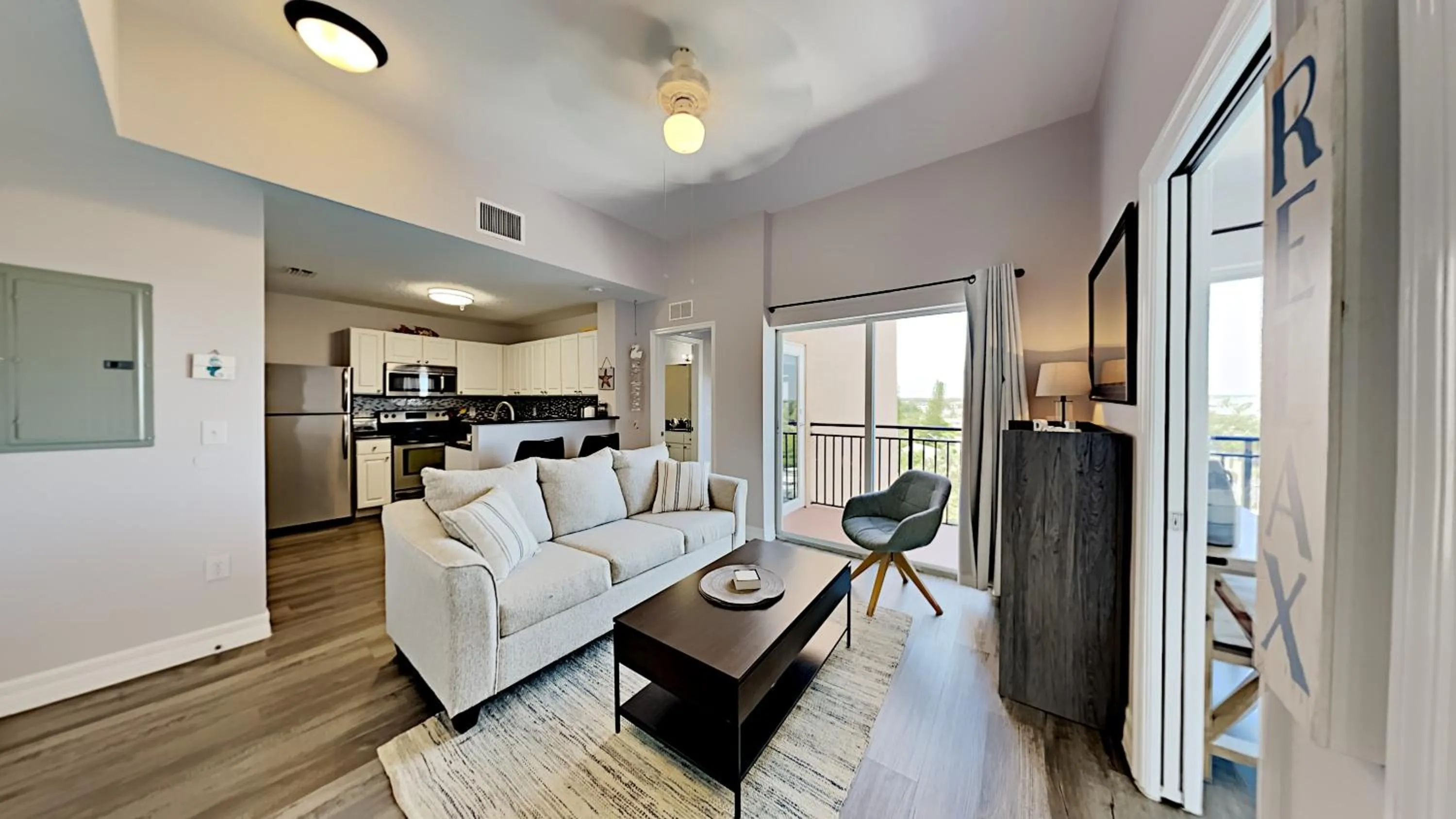 Living room in Madeira Bay Resort II by Travel Resort Services