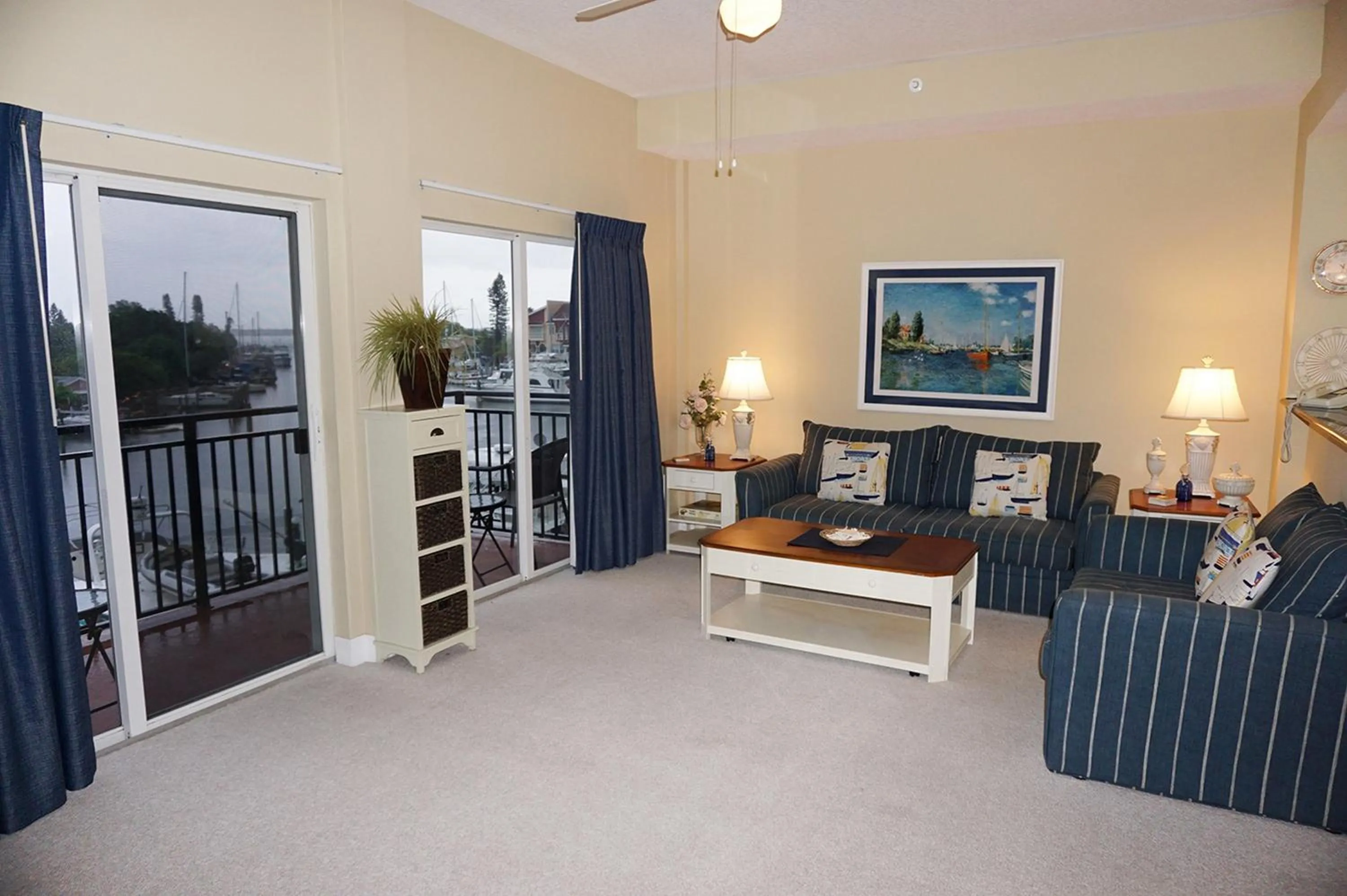 Living room in Madeira Bay Resort II by Travel Resort Services