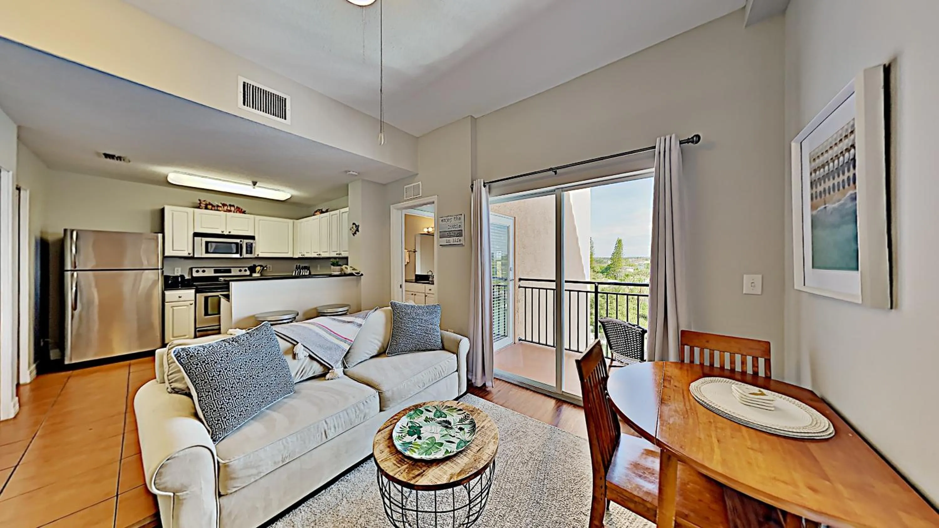 Living room in Madeira Bay Resort II by Travel Resort Services