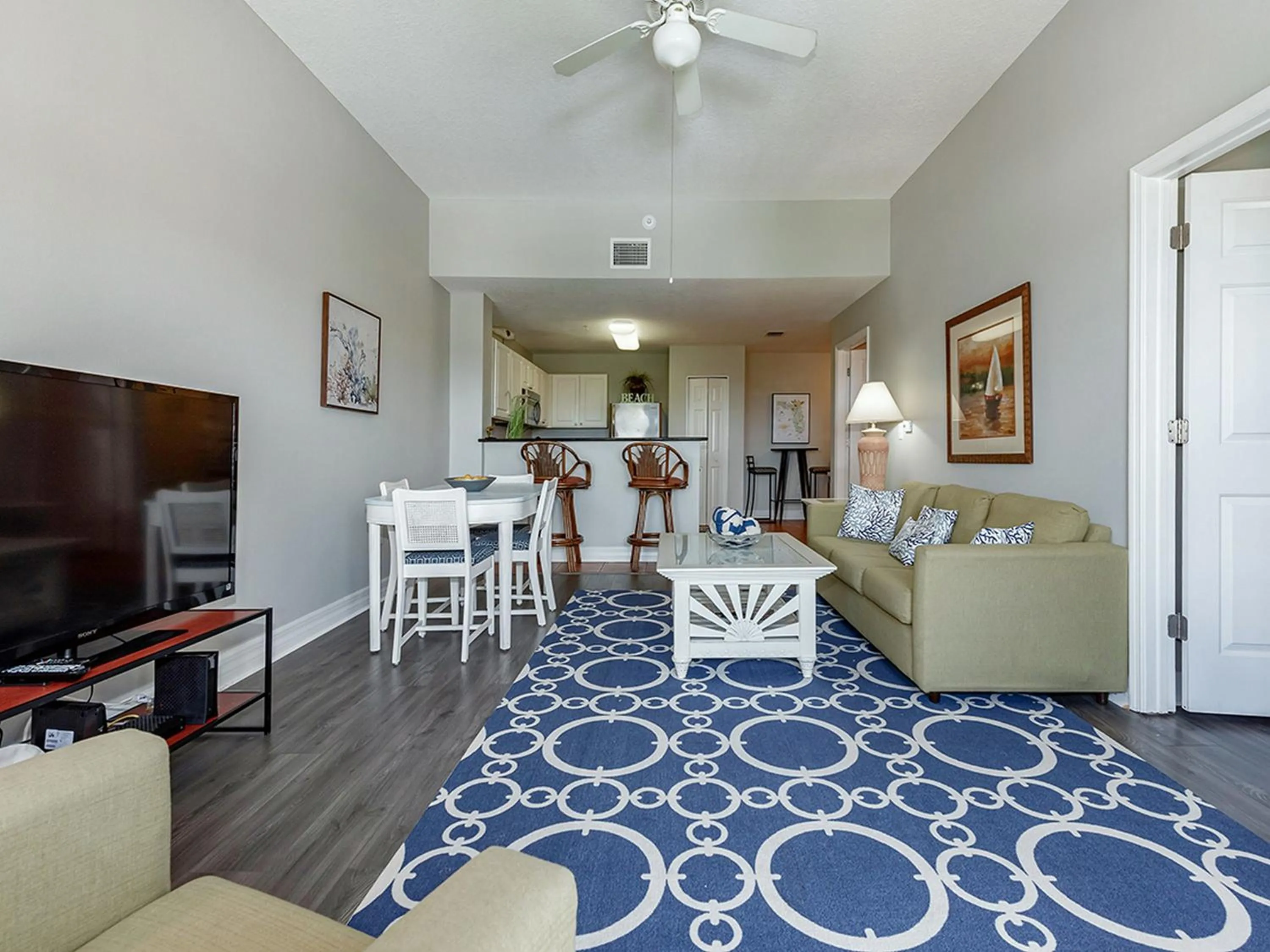 Living room in Madeira Bay Resort II by Travel Resort Services