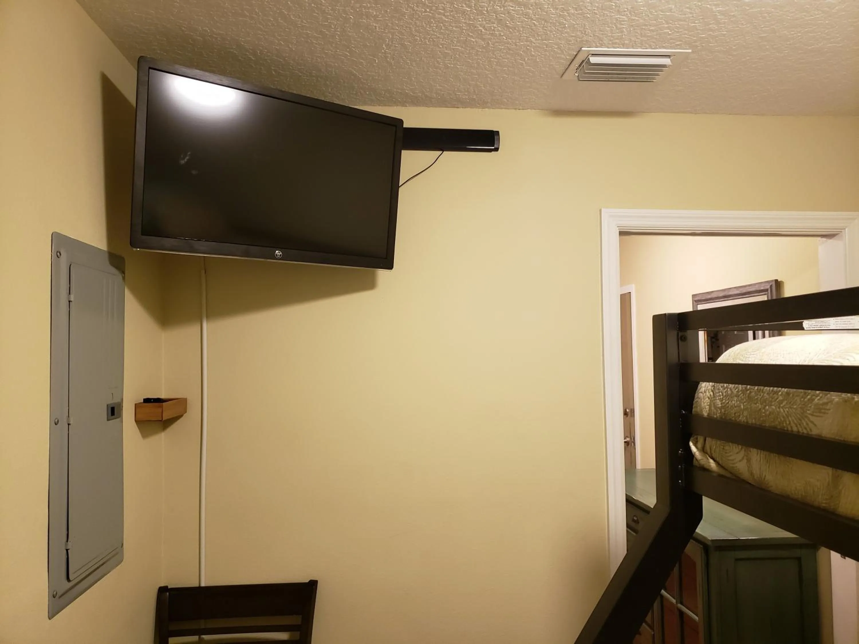 TV and multimedia in Madeira Bay Resort II by Travel Resort Services