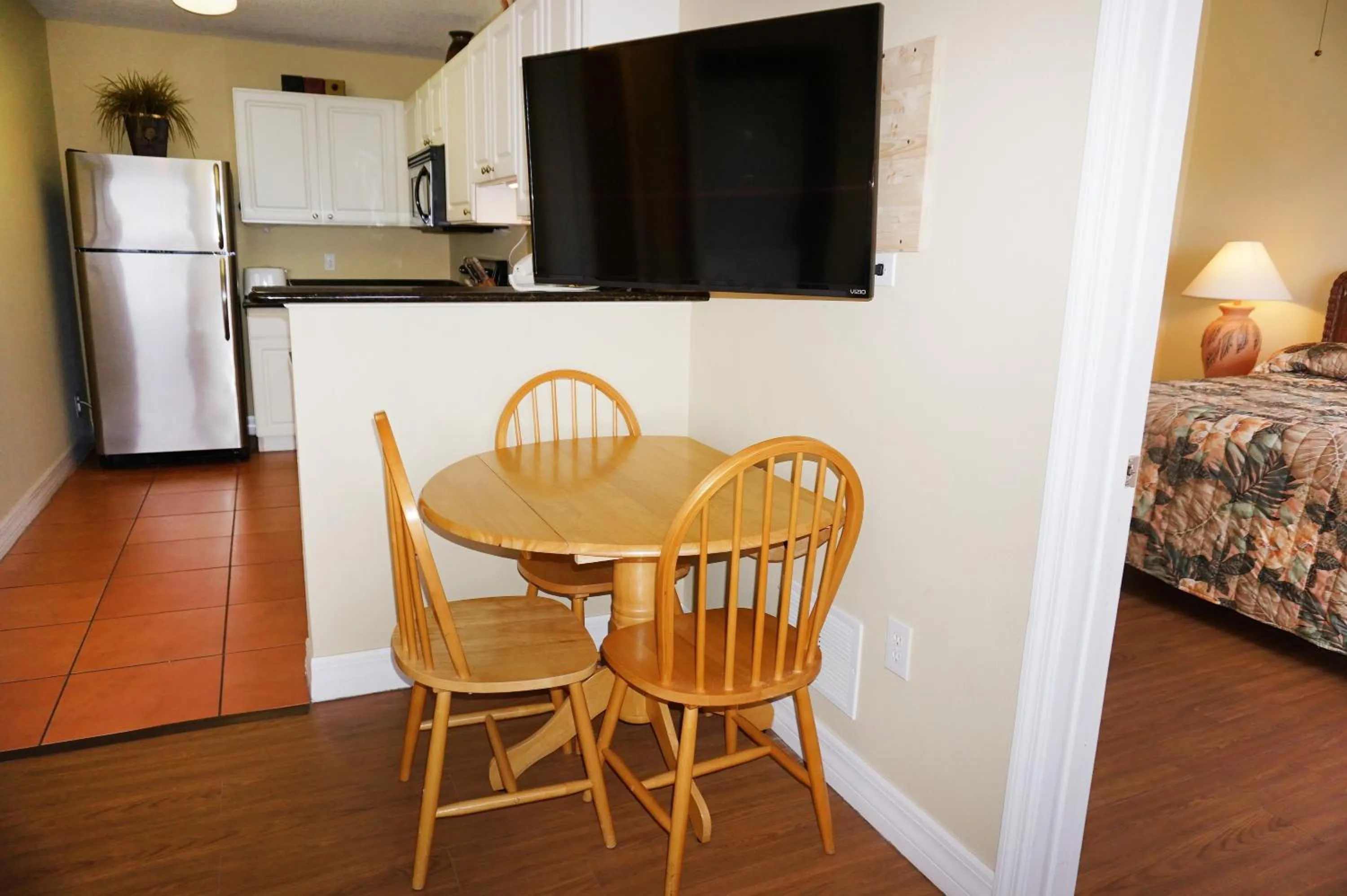 Dining area in Madeira Bay Resort II by Travel Resort Services