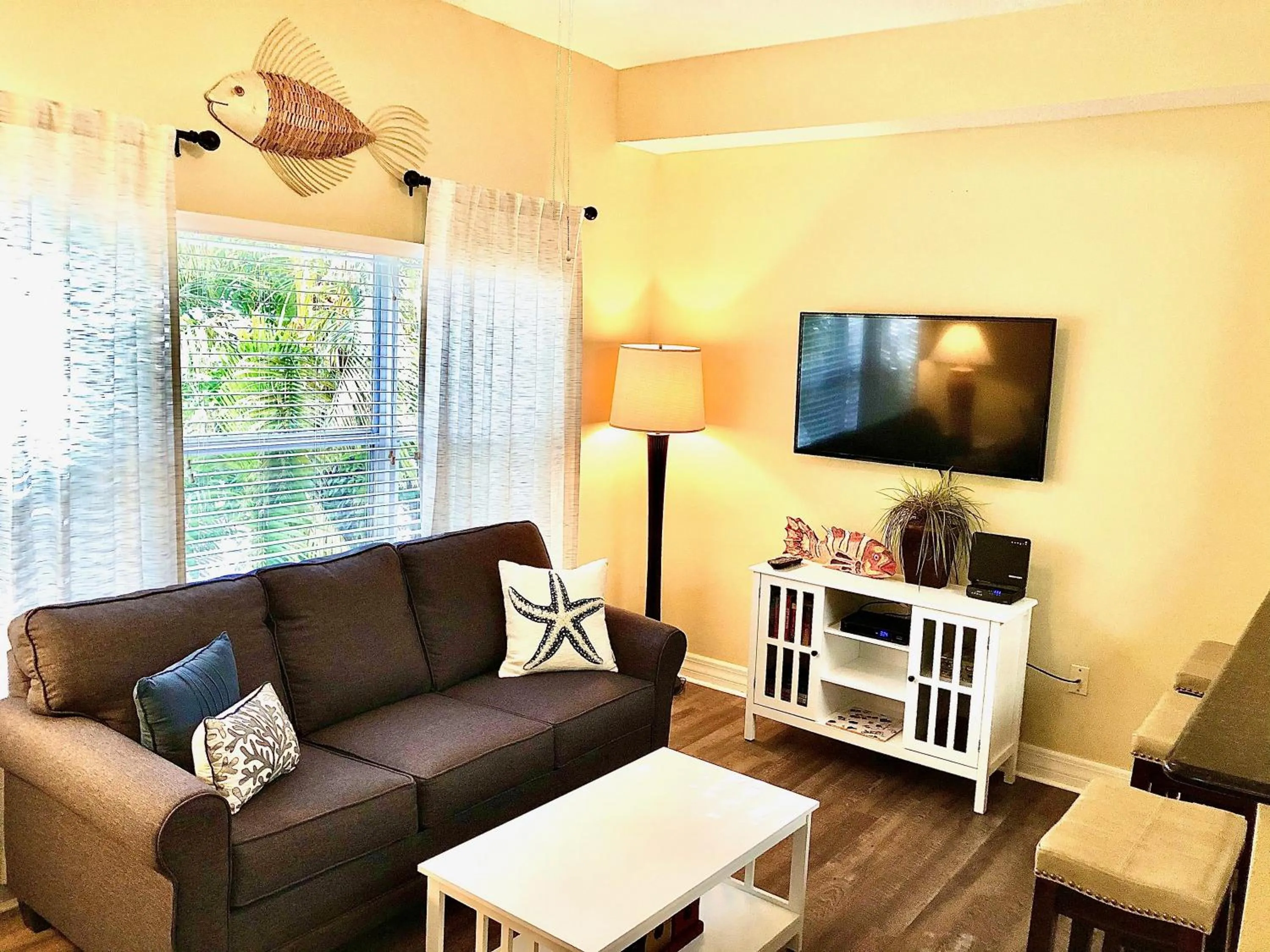 TV and multimedia in Madeira Bay Resort II by Travel Resort Services