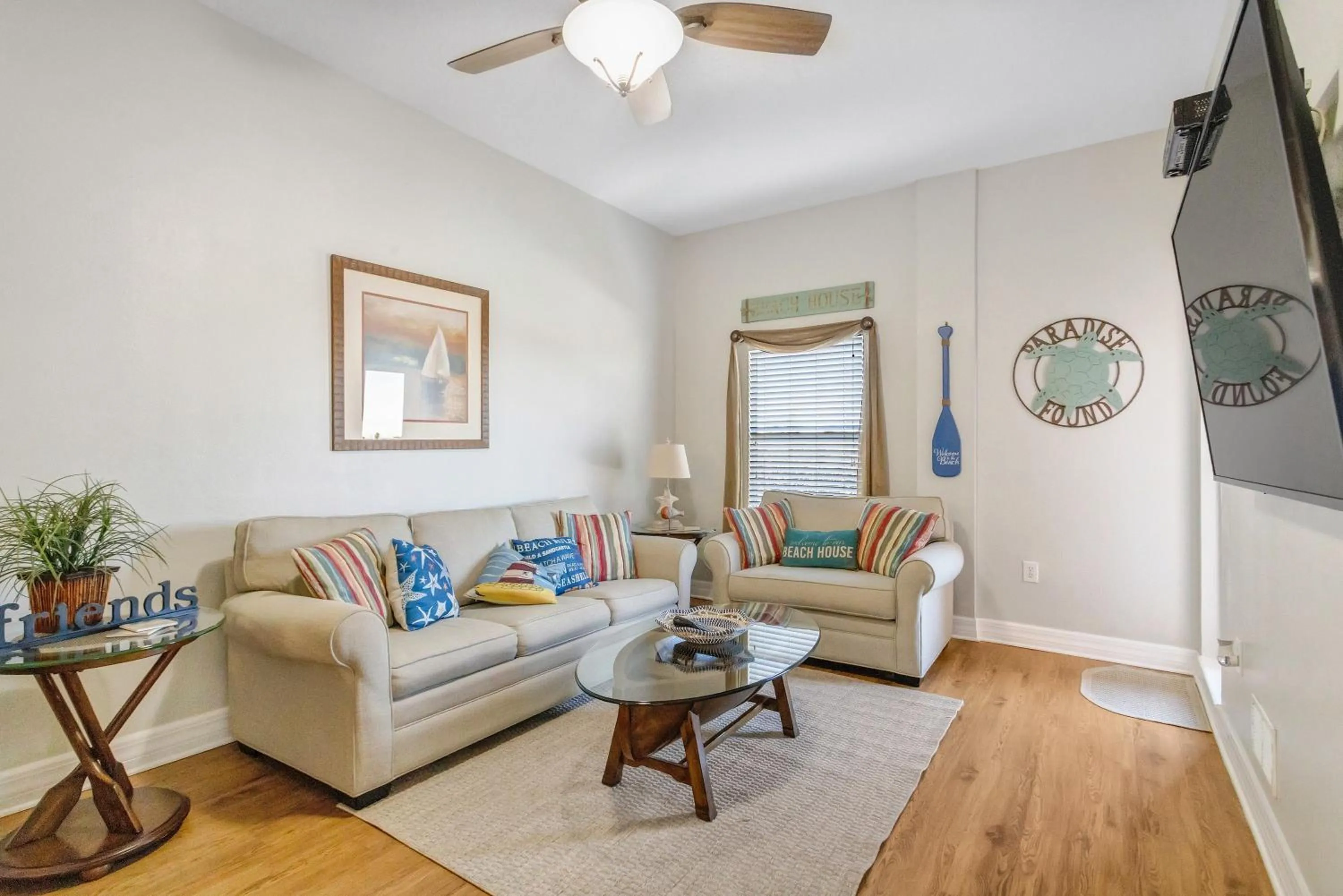 Living room in Madeira Bay Resort II by Travel Resort Services