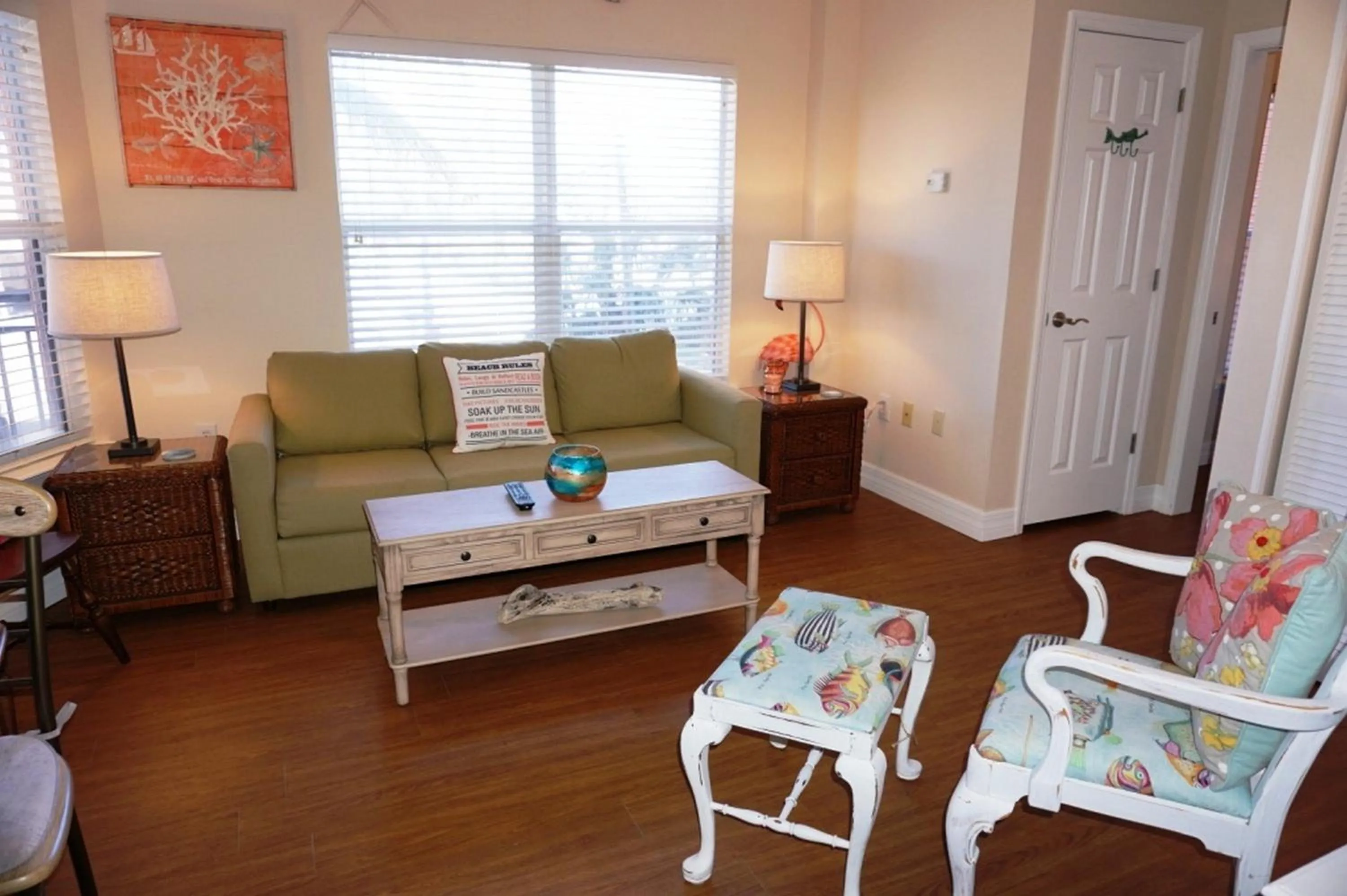 Living room in Madeira Bay Resort II by Travel Resort Services