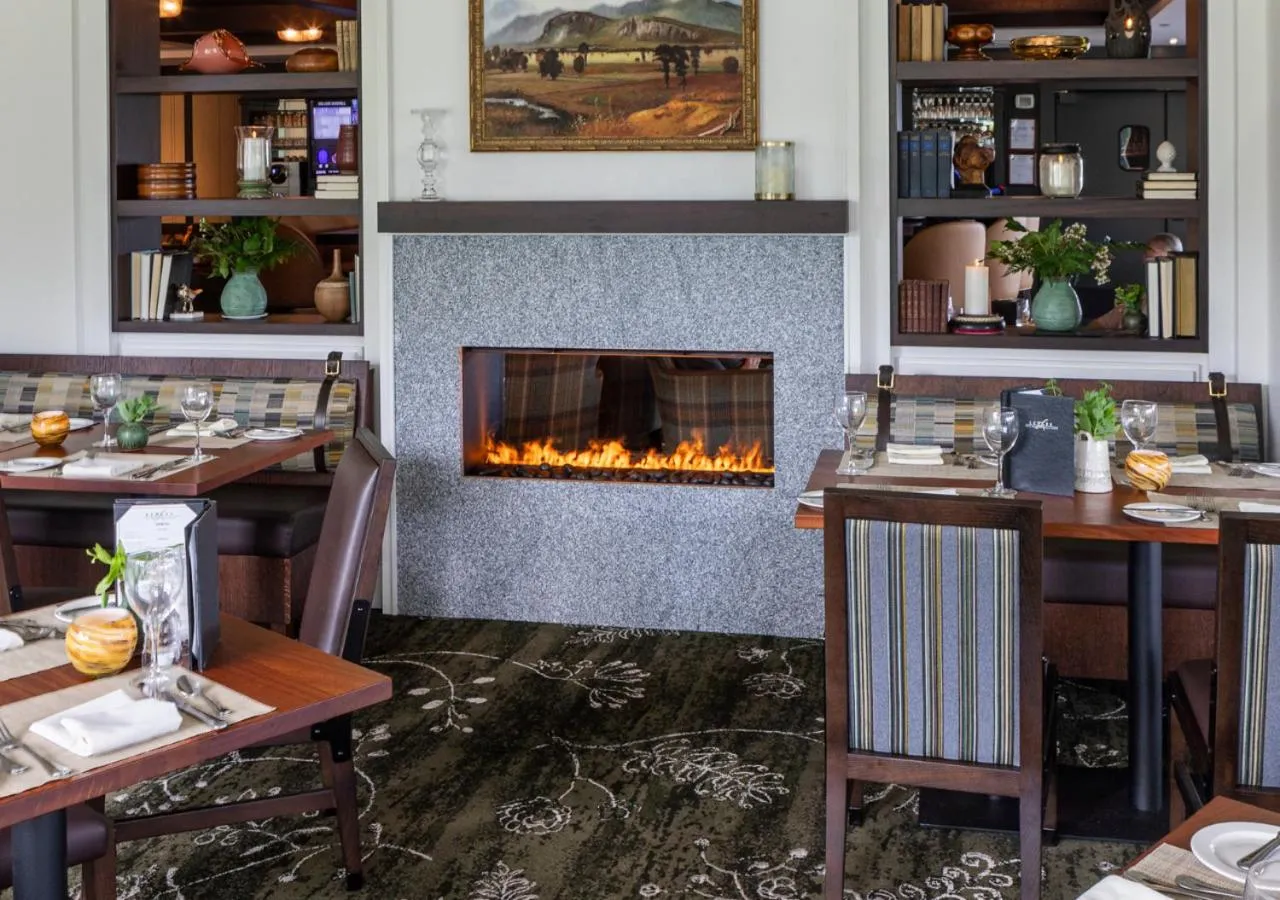 Restaurant/places to eat in White Mountain Hotel and Resort