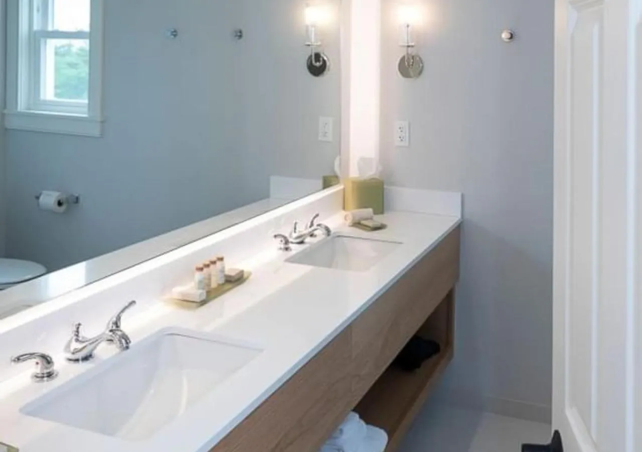 Bathroom in White Mountain Hotel and Resort