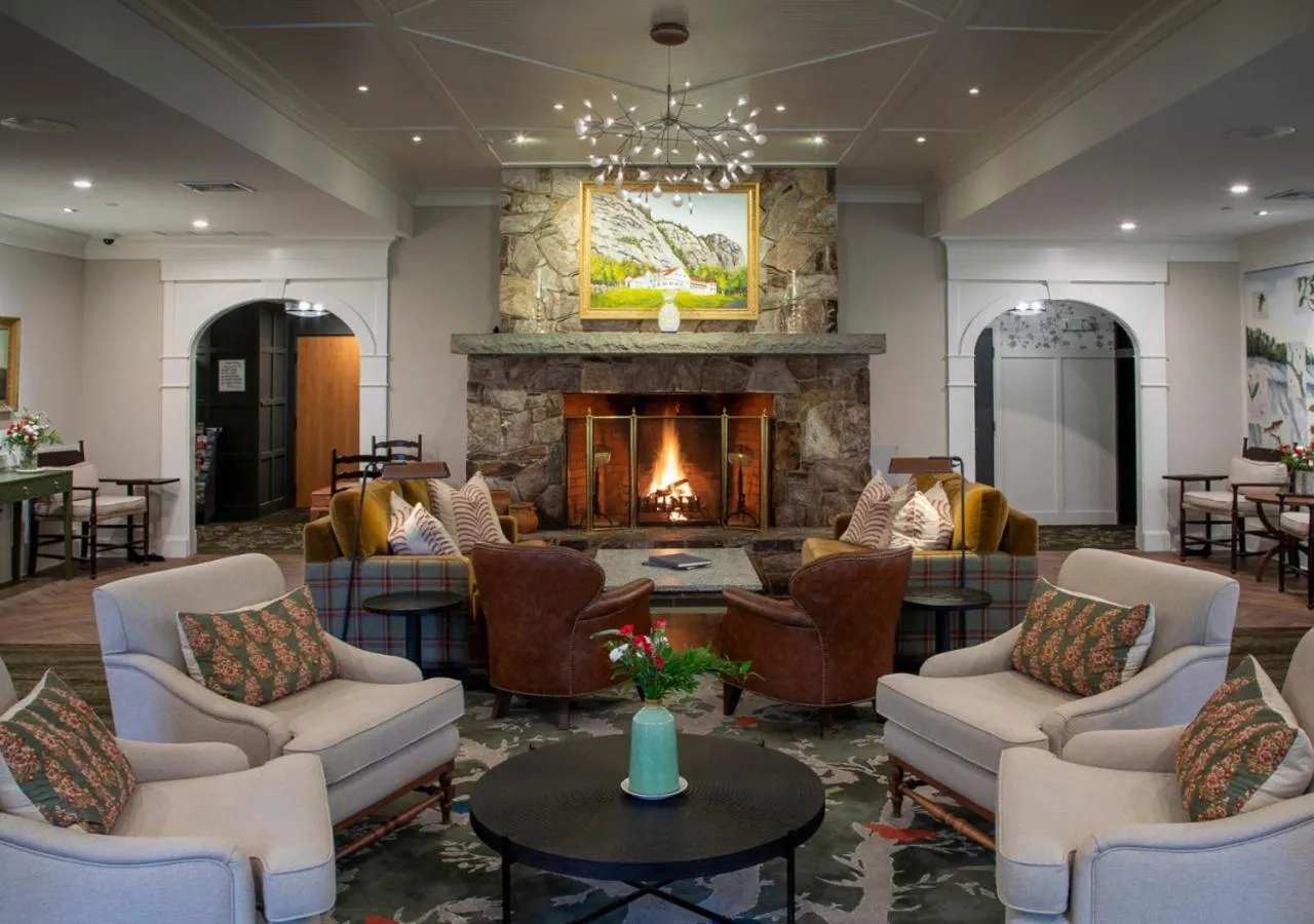 Lobby or reception in White Mountain Hotel and Resort
