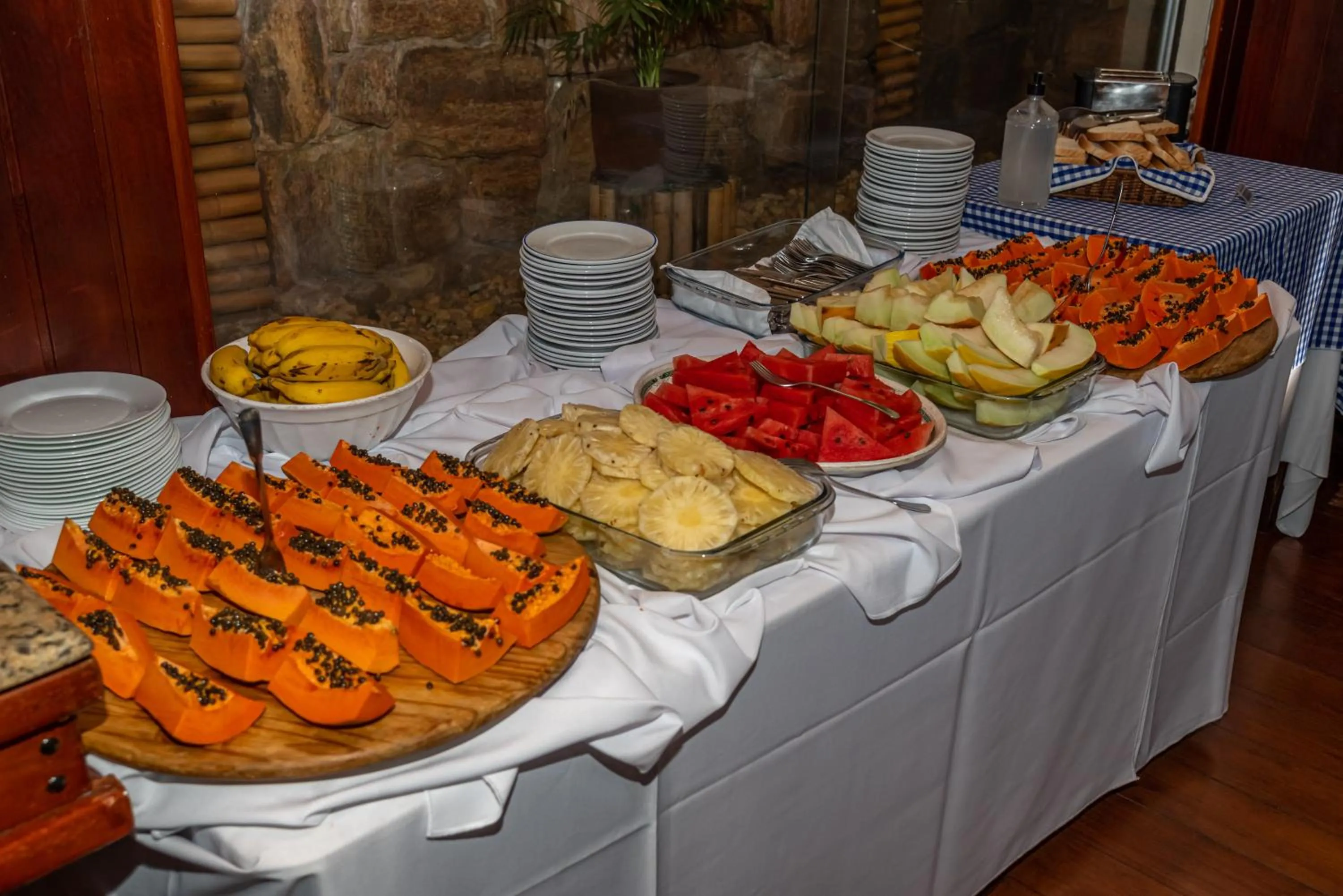 Buffet breakfast in VOA Hotel Caxambu