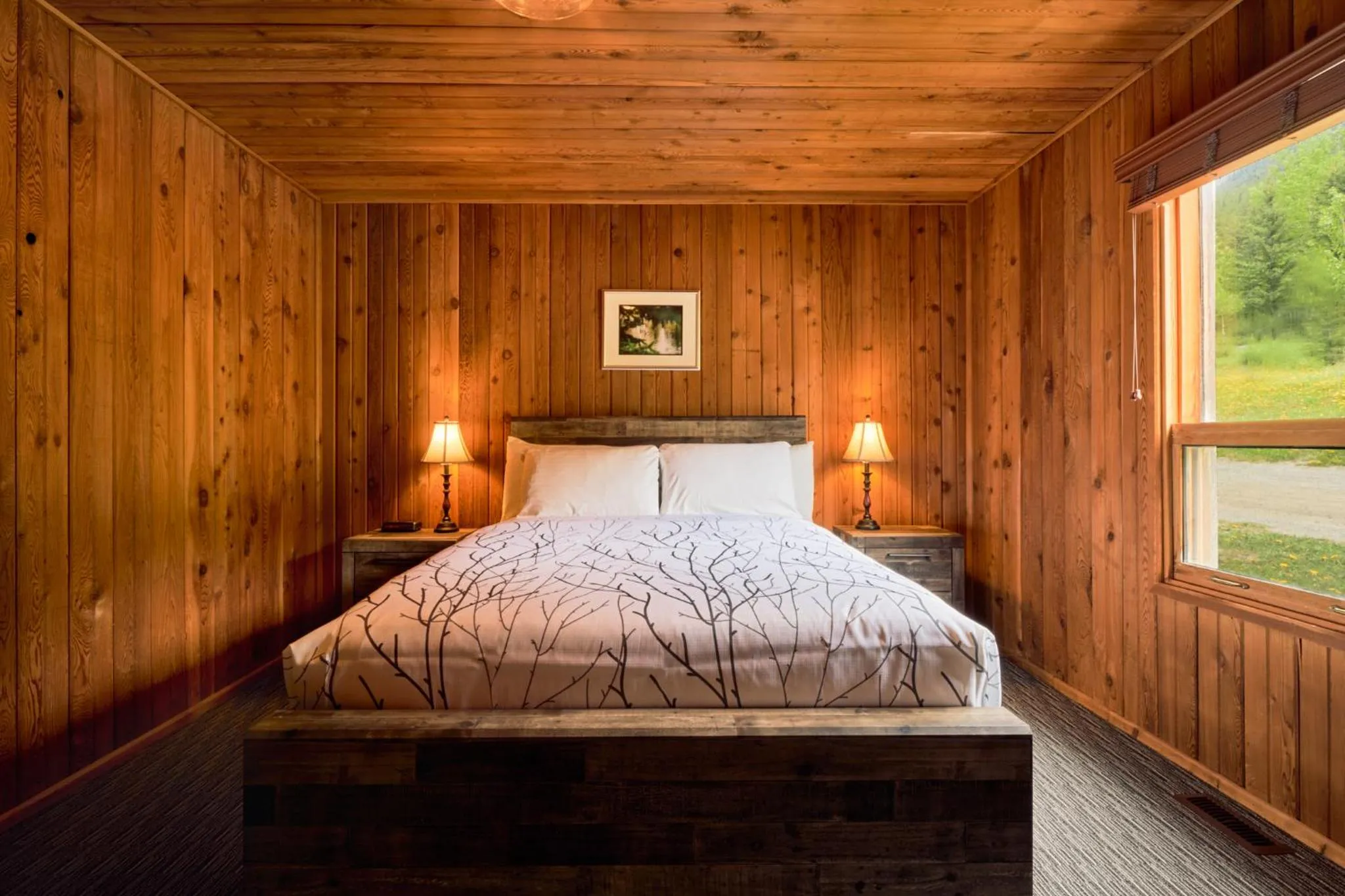 Bedroom, Bed in Banff Gate Mountain Resort