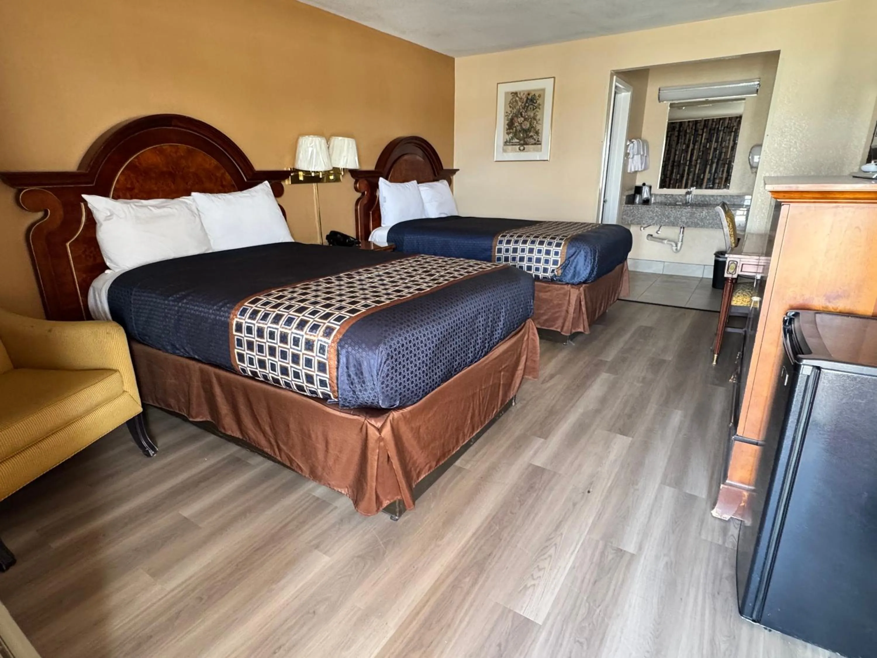 Bed in Villa West Inn