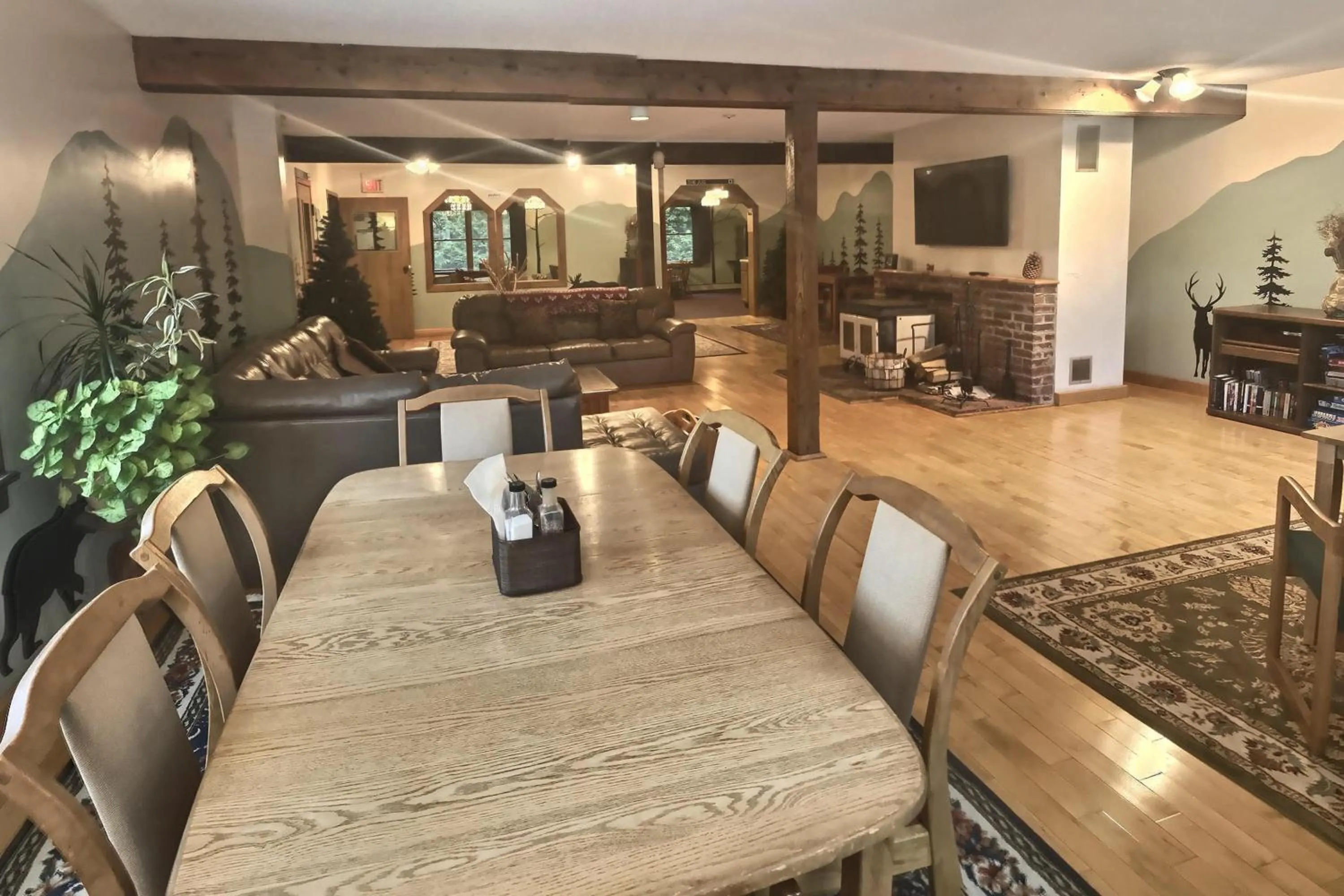 Lounge or bar in Mountain Sports Inn