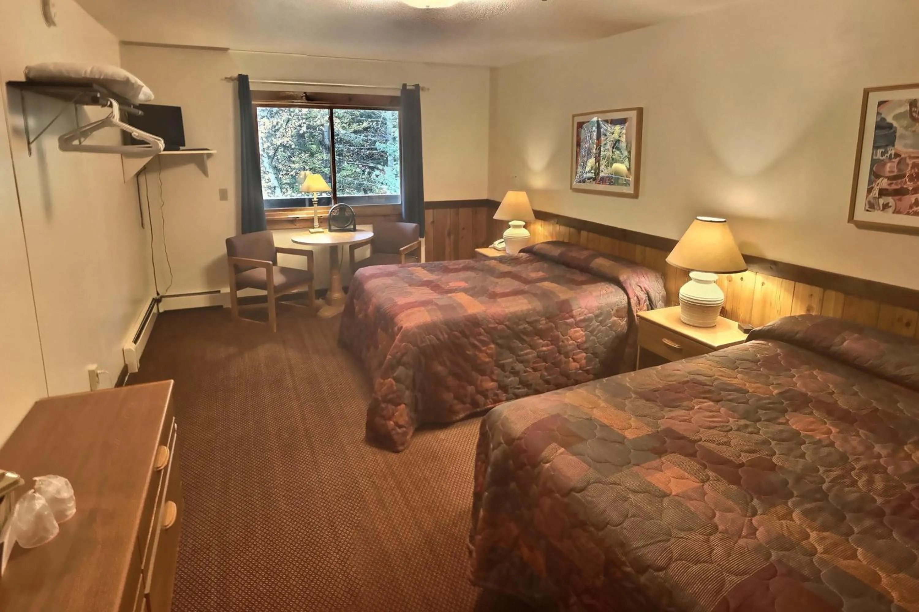 Photo of the whole room, Bed in Mountain Sports Inn