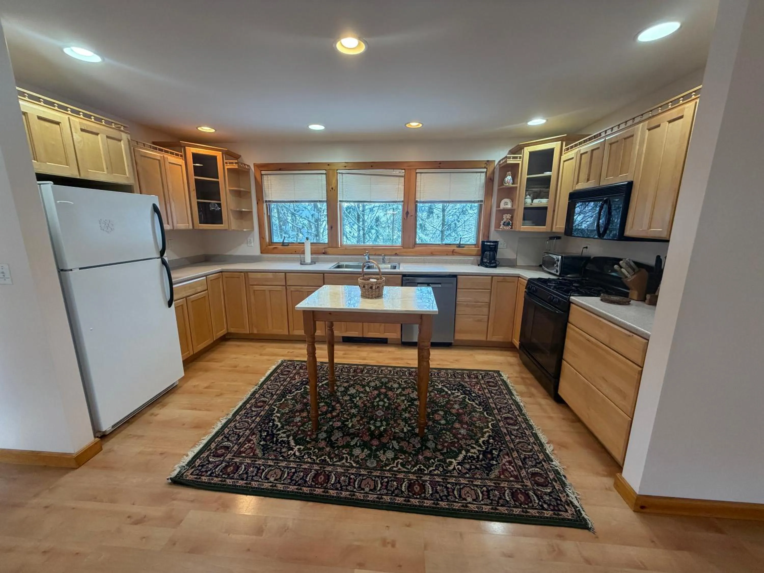 Kitchen or kitchenette in Mountain Sports Inn