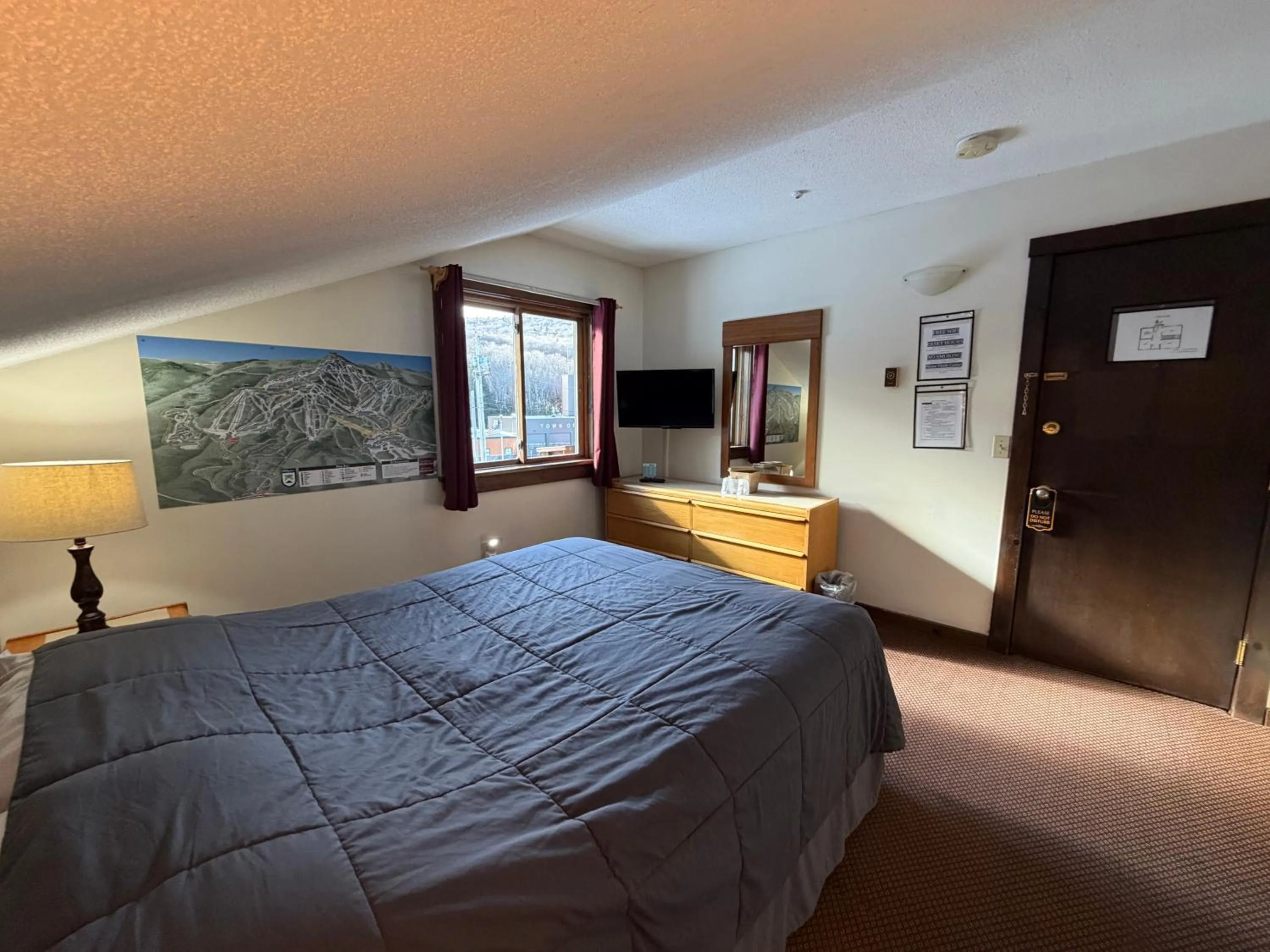 Bed in Mountain Sports Inn