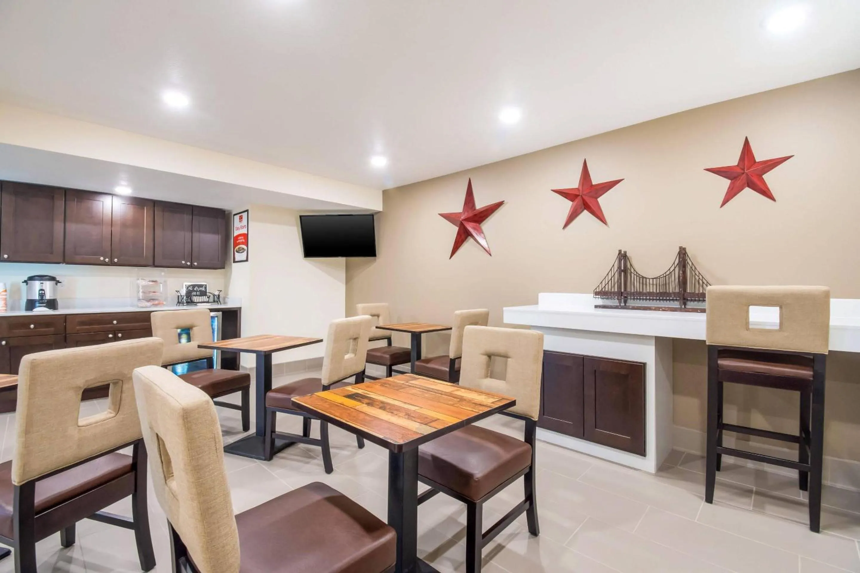 Breakfast in Econo Lodge Umatilla Columbia River Area