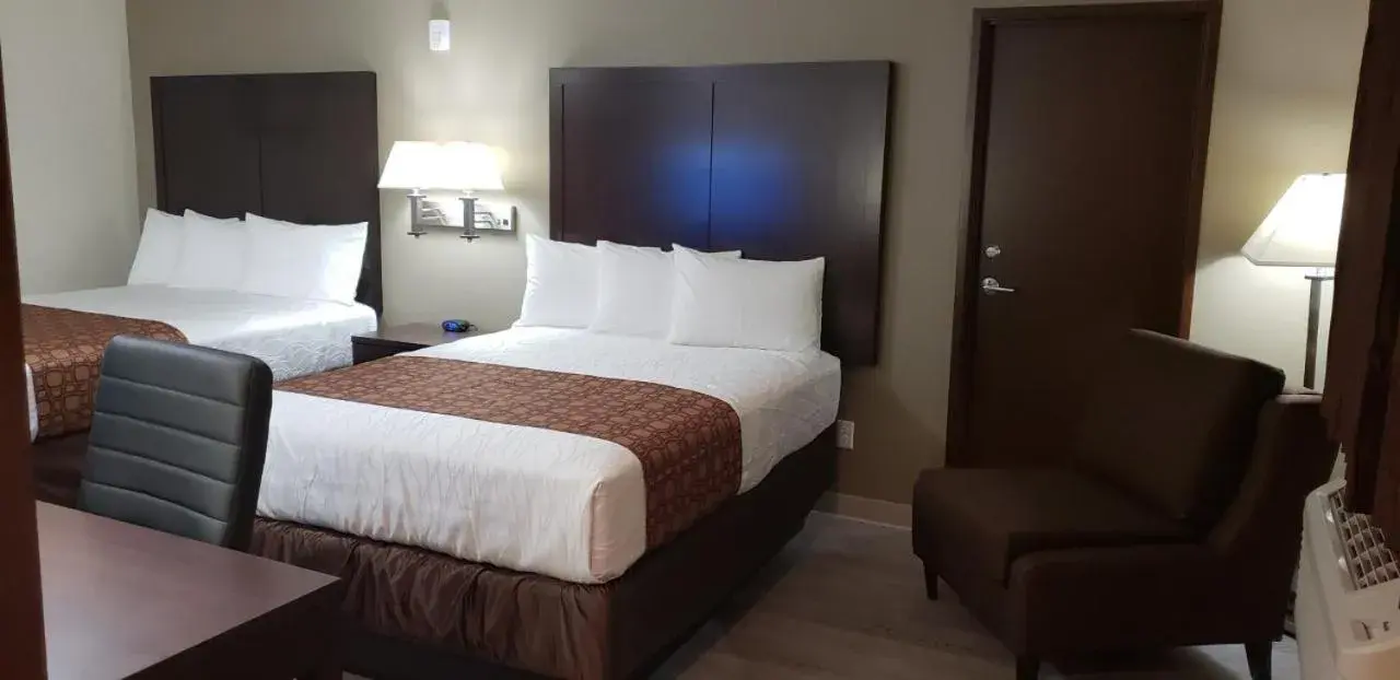 Queen Room with Two Queen Beds - Non-Smoking in Econo Lodge Umatilla Columbia River Area Queen Room with Two Queen Beds - Non-Smoking in Econo Lodge Umatilla Columbia River Area